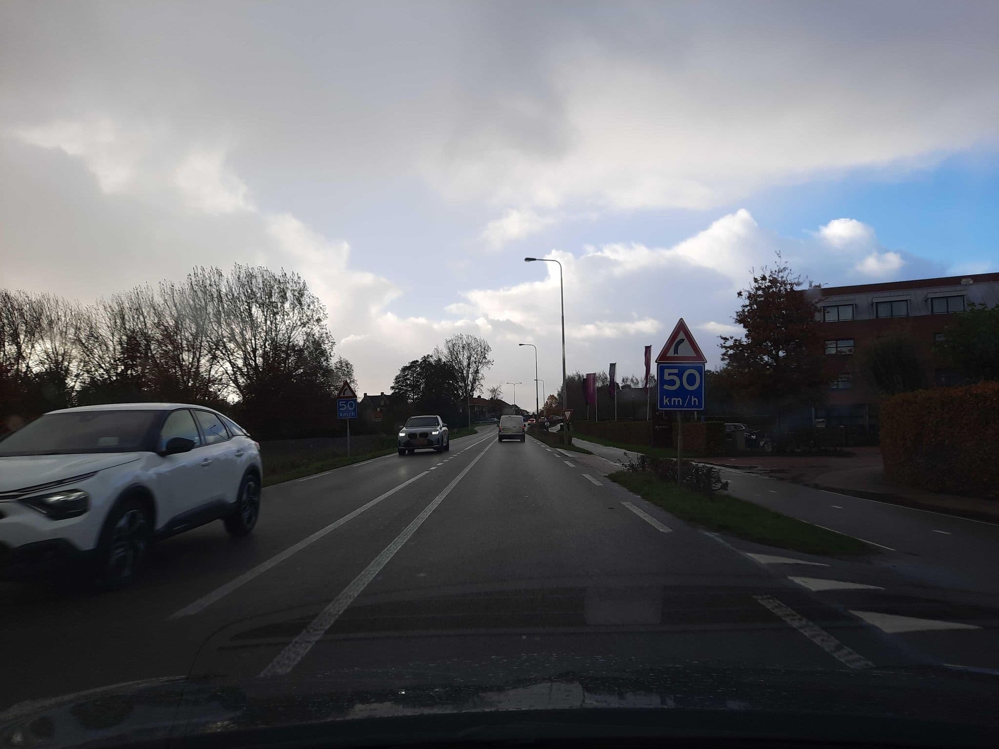 Street view near Hotel Mijdrecht Marickenland, Mijdrecht — © Lowiekse (CC BY-SA · Mapillary)