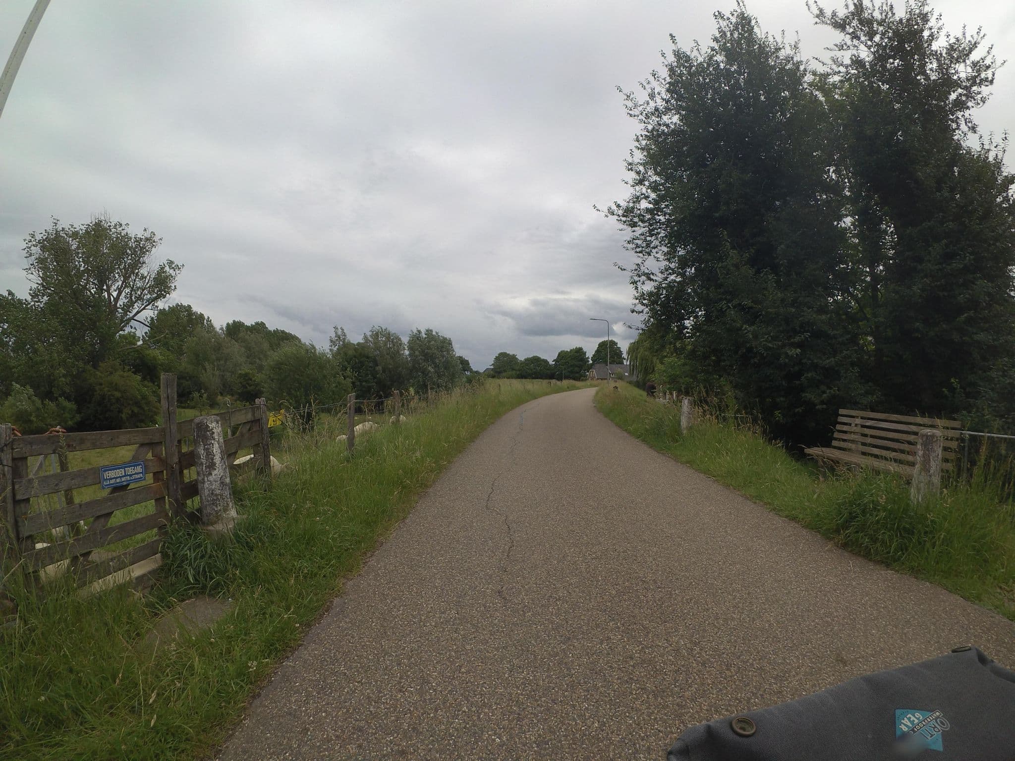 Street view near Kessels Heerlijkheid, Heerewaarden — © marczoutendijk (CC BY-SA · Mapillary)