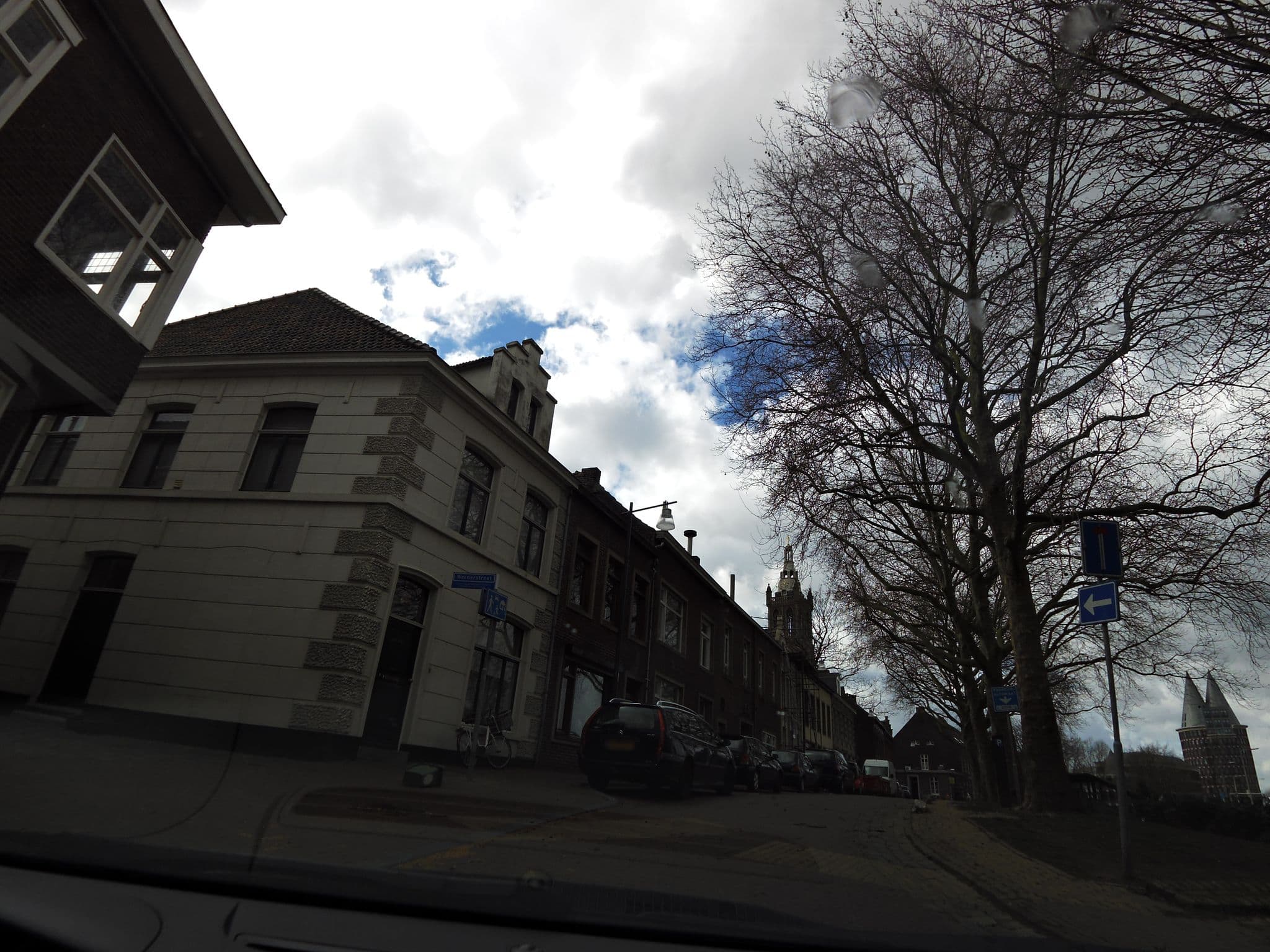 Street view near 't Wijnpackhuys, Roermond — © madel (CC BY-SA · Mapillary)