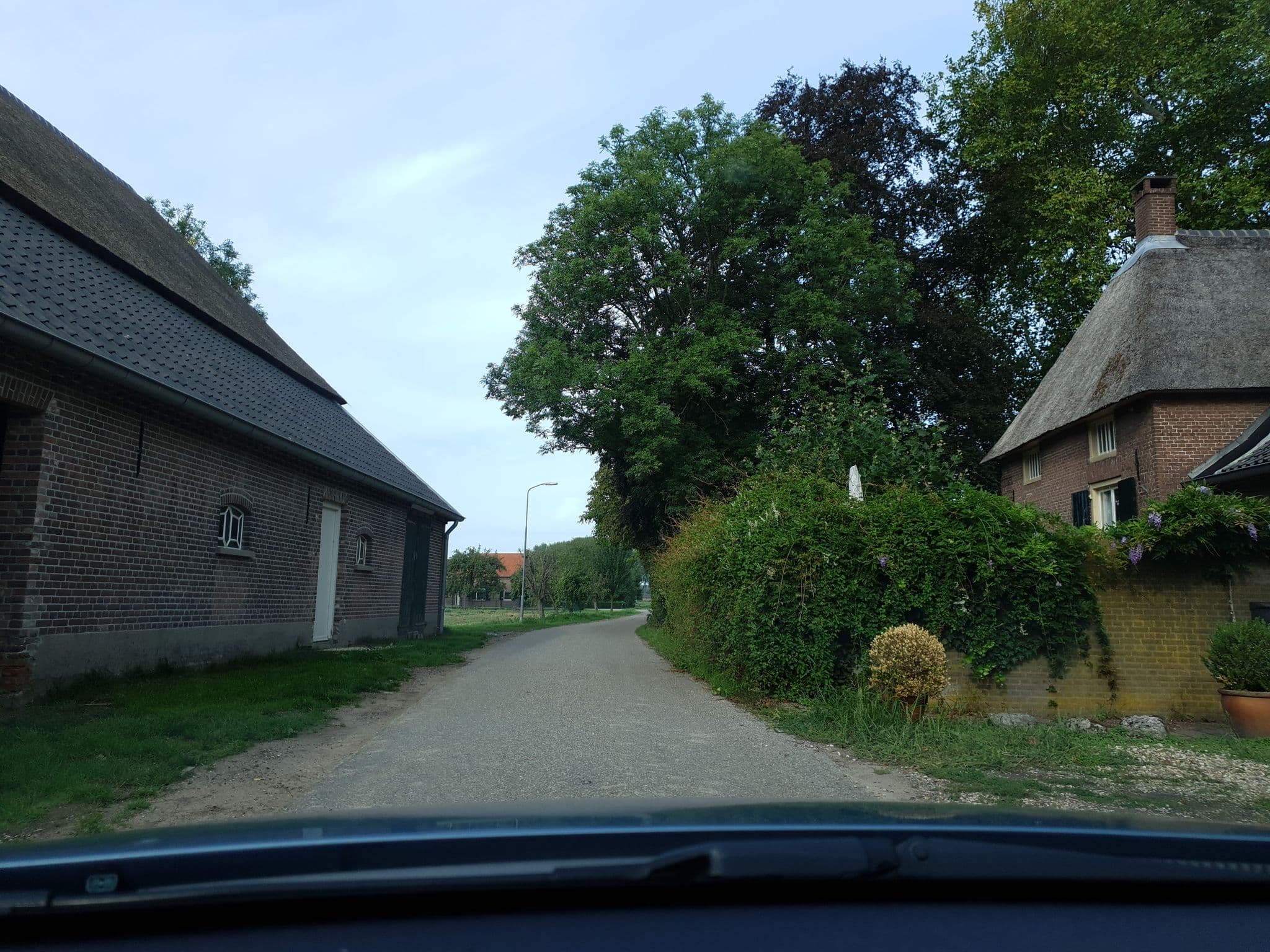 Street view near Hoeve Bouwlust, Beuningen — © mvanbaal (CC BY-SA · Mapillary)