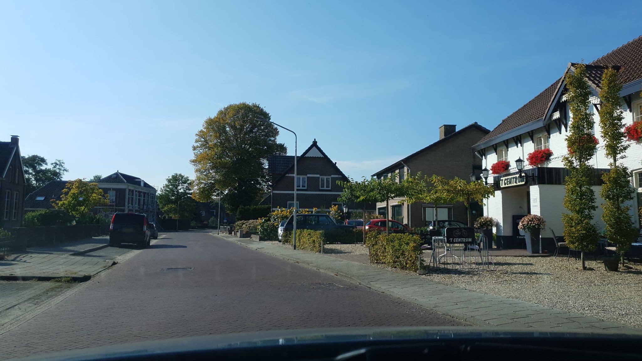 Street view near 't Centrum, Hees — © mvanbaal (CC BY-SA · Mapillary)