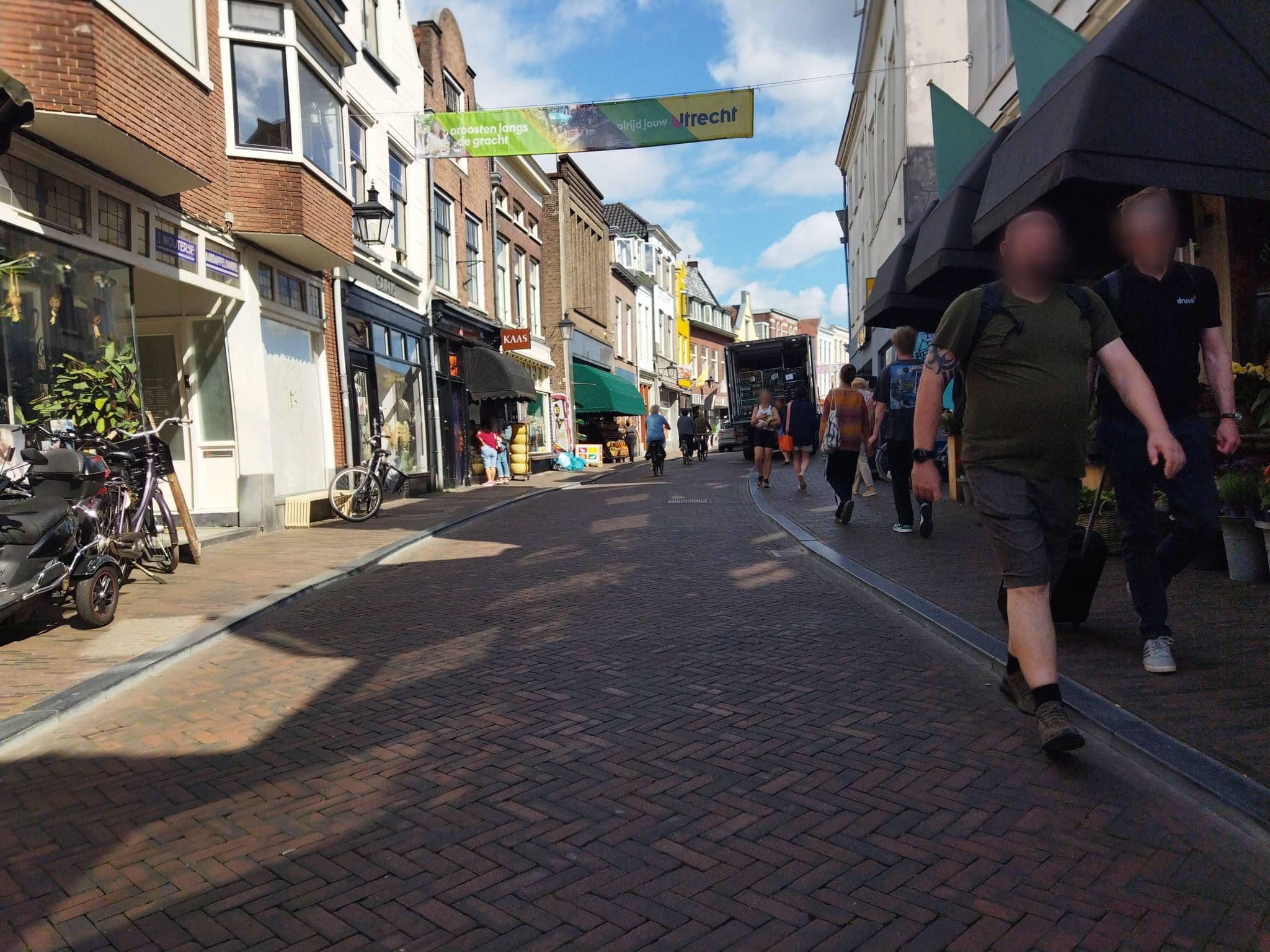 Street view near La Perle, Utrecht — © changchun1 (CC BY-SA · Mapillary)