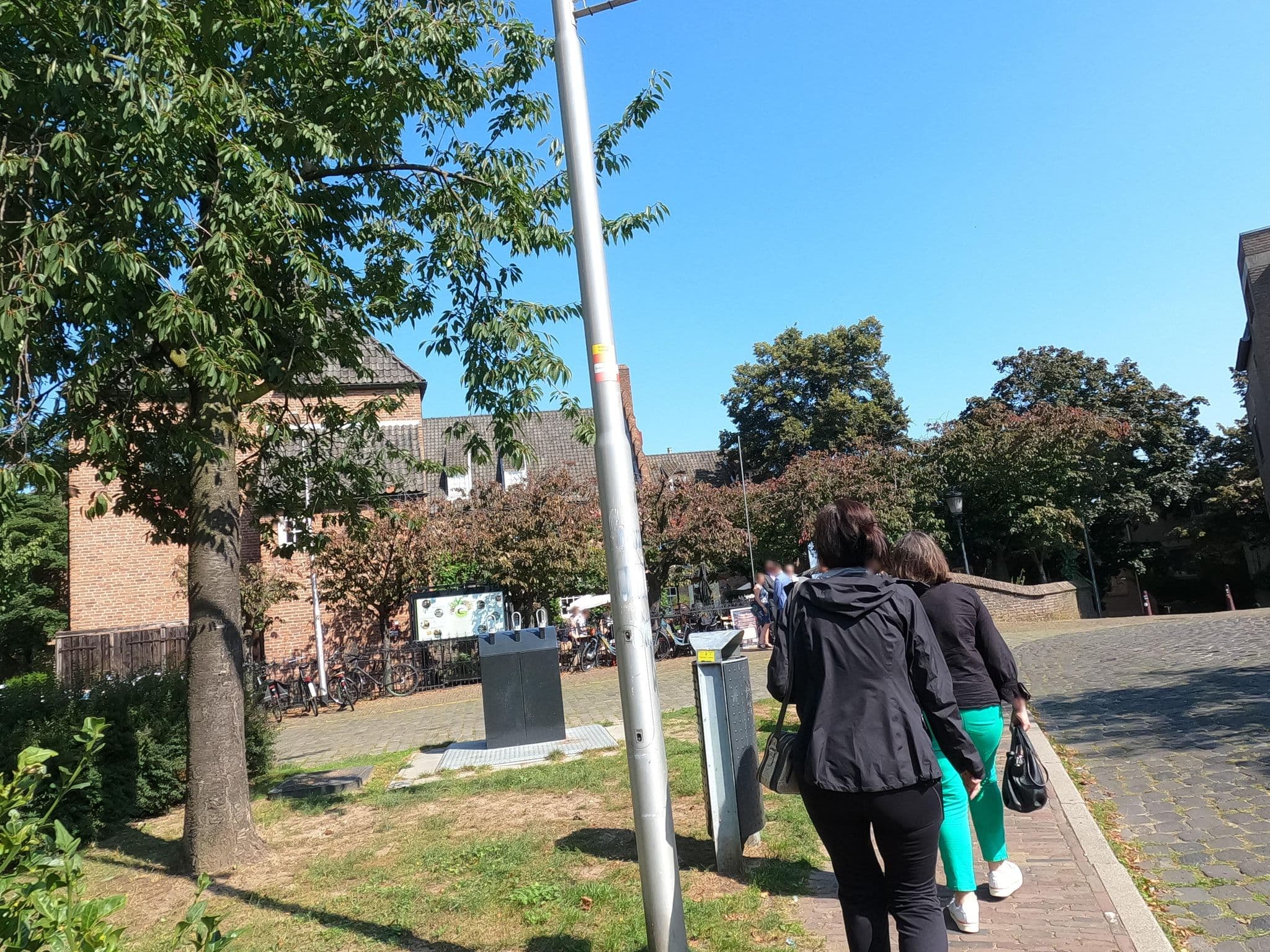 Street view near De Hemel Hotel Suites, Nijmegen — © chuck (CC BY-SA · Mapillary)