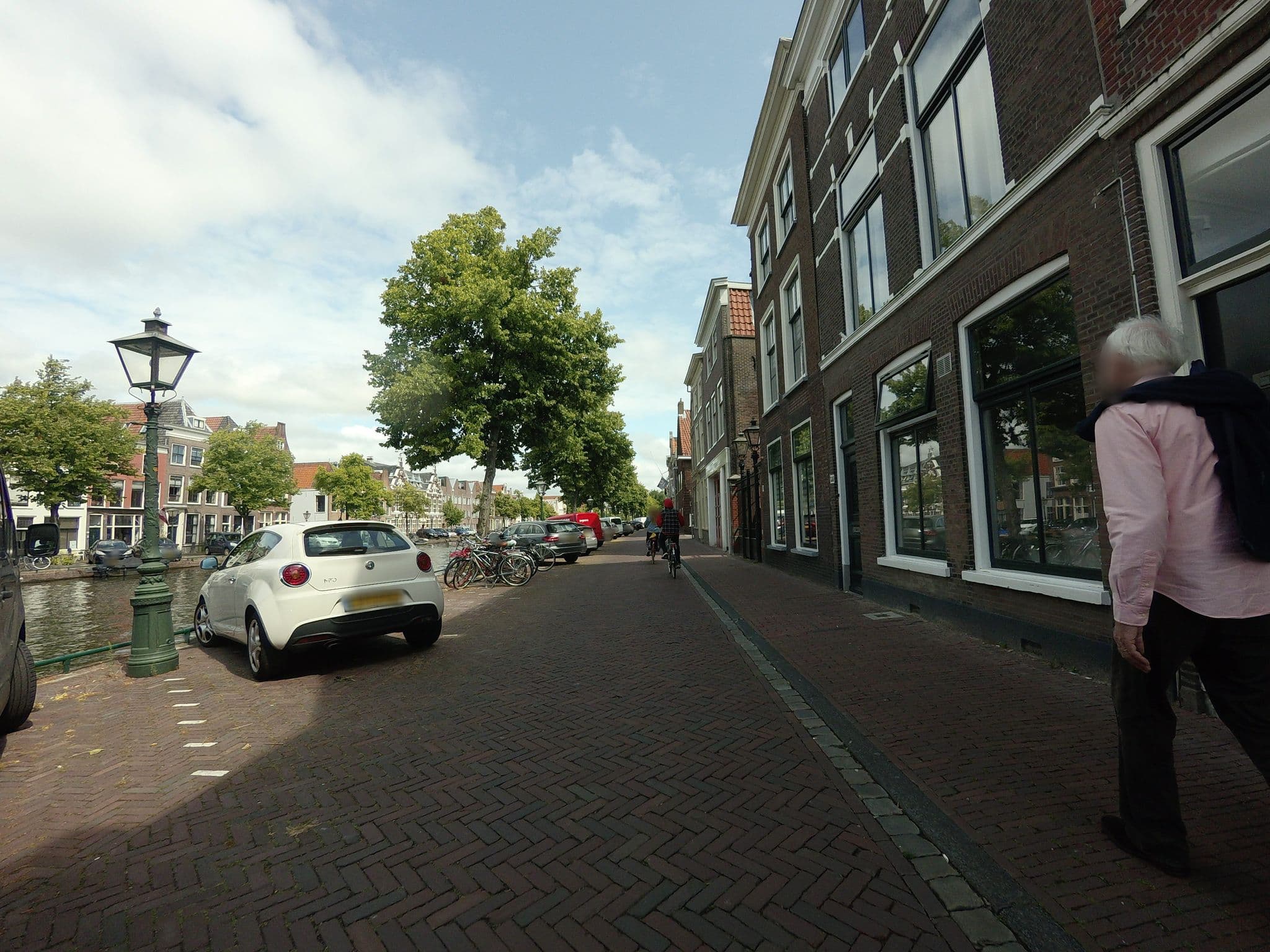 Street view near Vianova B&B, Leiden — © ankeric (CC BY-SA · Mapillary)
