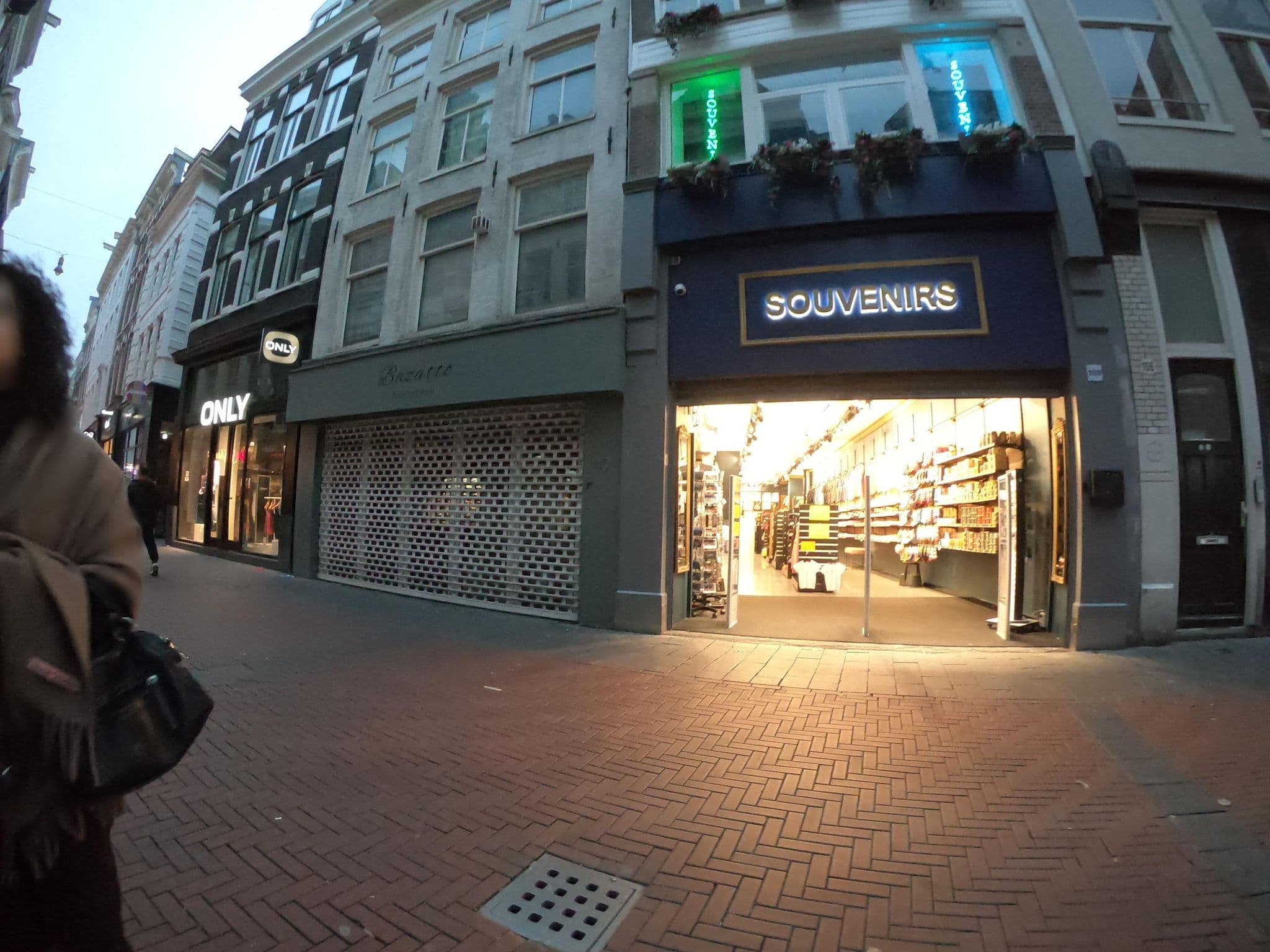 Street view near The Flying Pig Downtown, Amsterdam