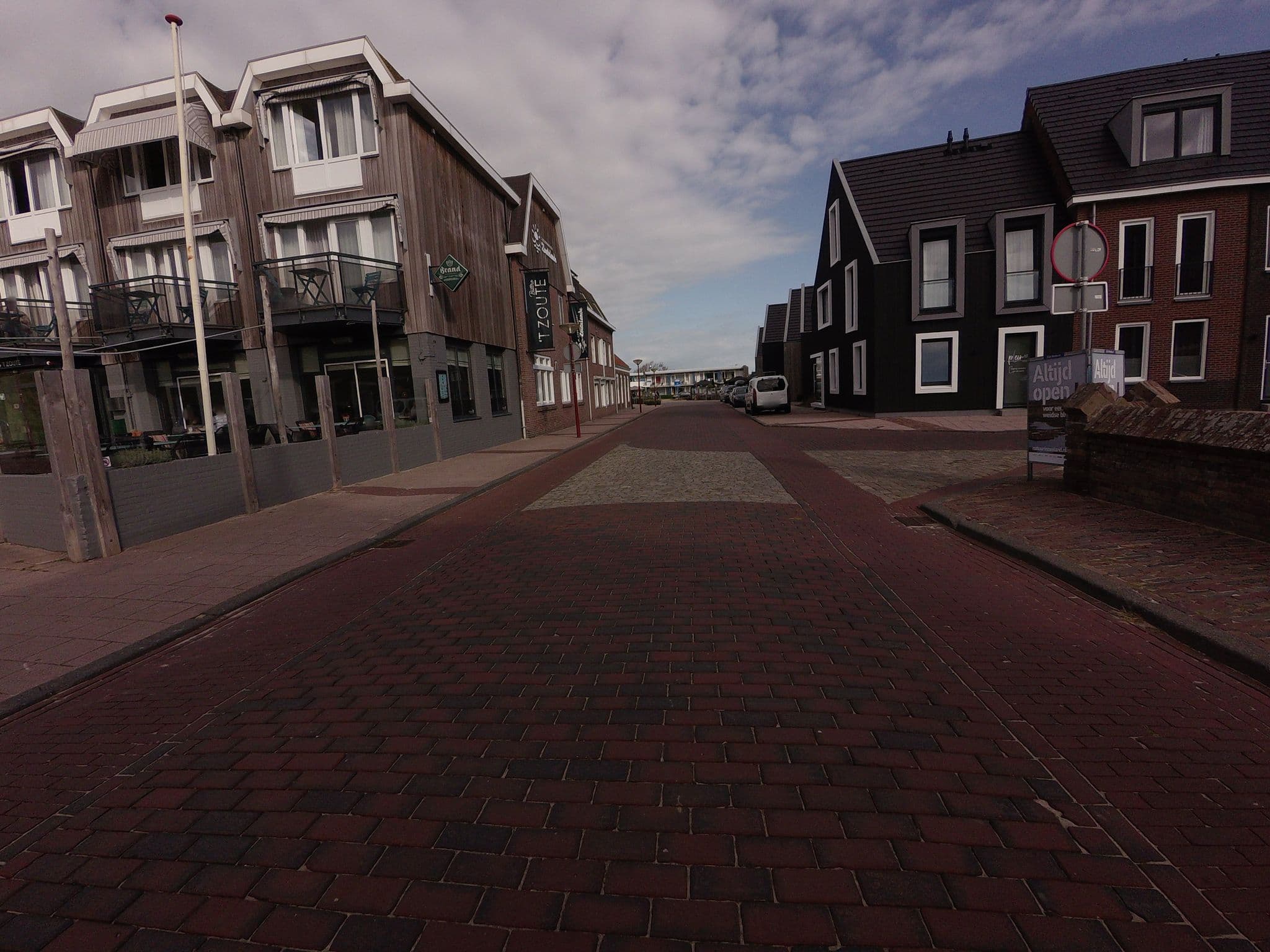 Street view near Strandhotel Zoutelande, Zoutelande — © madel (CC BY-SA · Mapillary)