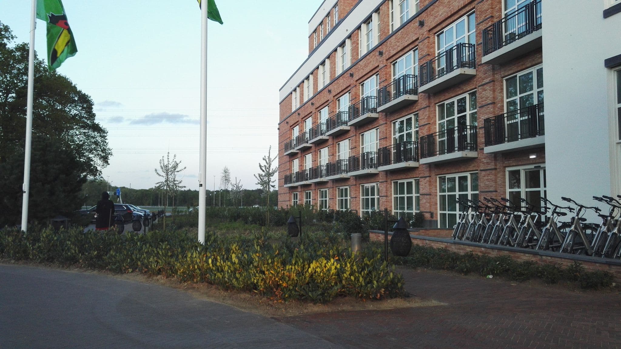 Street view near Van der Valk Hotel Apeldoorn, Matendonk — © krm (CC BY-SA · Mapillary)