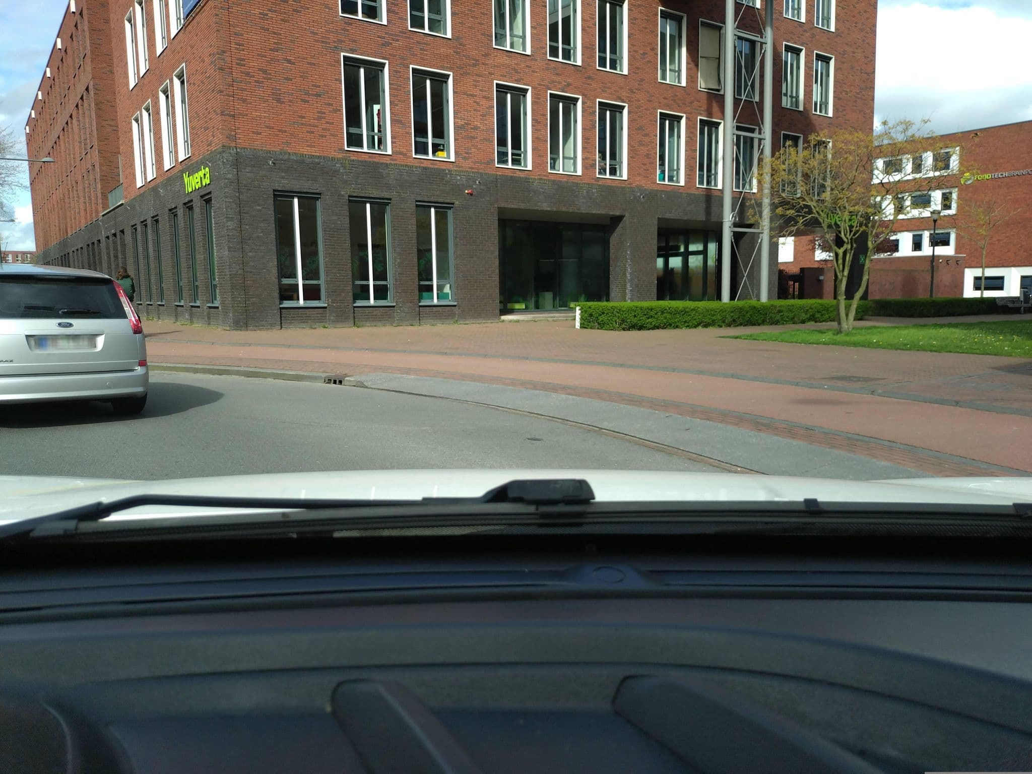 Street view near Fletcher Wellness-Hotel Helmond, Helmond — © algirdasc (CC BY-SA · Mapillary)