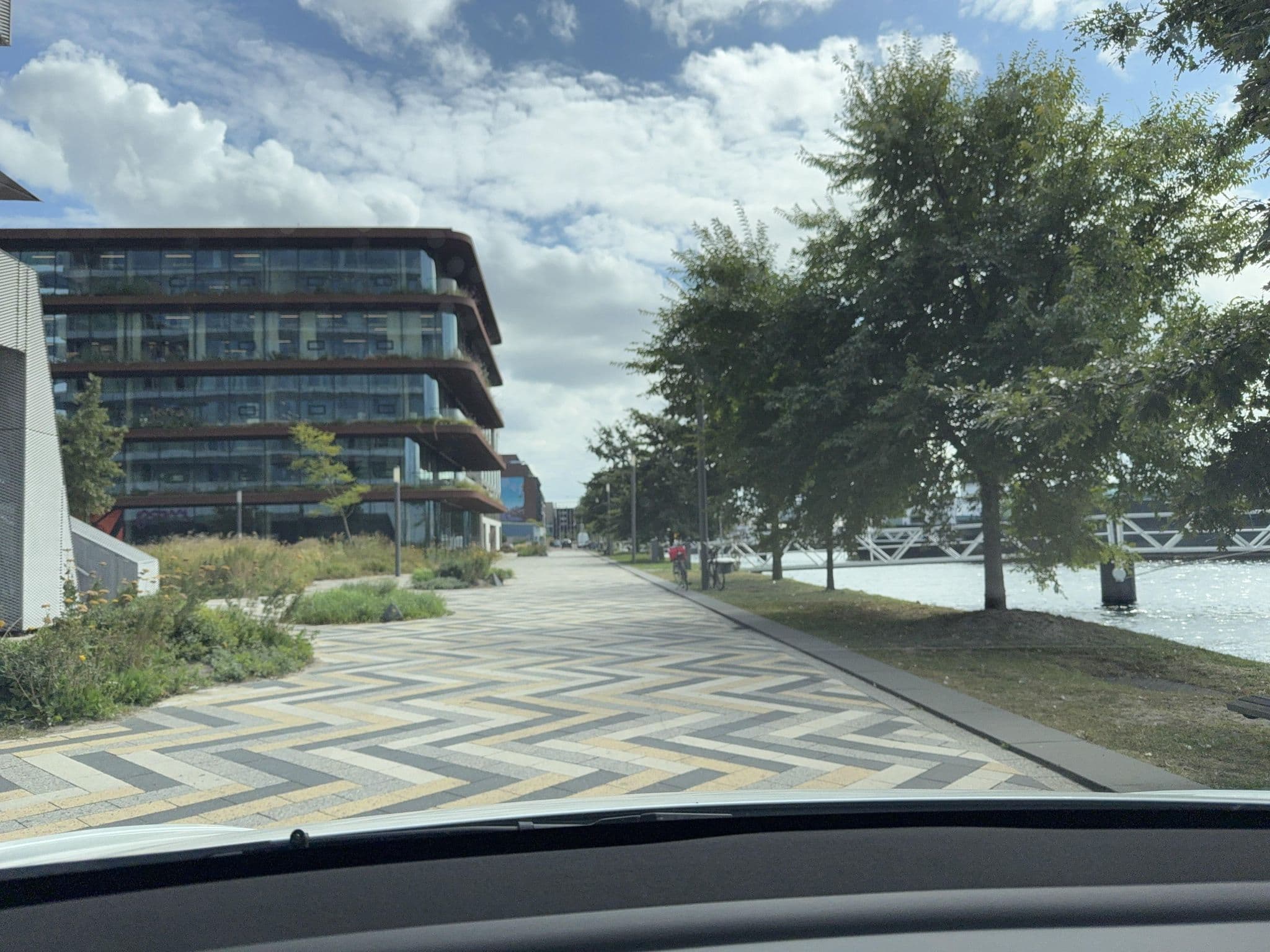 Street view near Residence Inn by Marriott Amsterdam Houthavens, Kadoelen — © ottor (CC BY-SA · Mapillary)