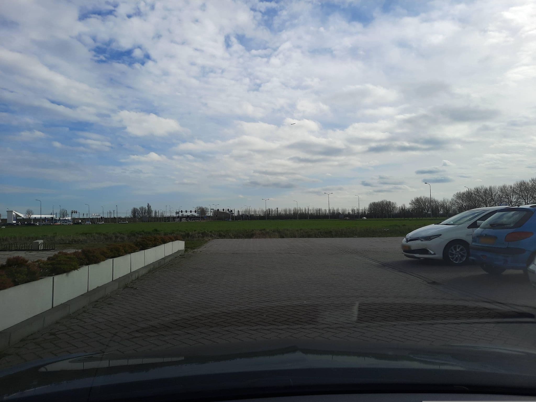 Street view near Hotelux, Hoofddorp — © Lowiekse (CC BY-SA · Mapillary)