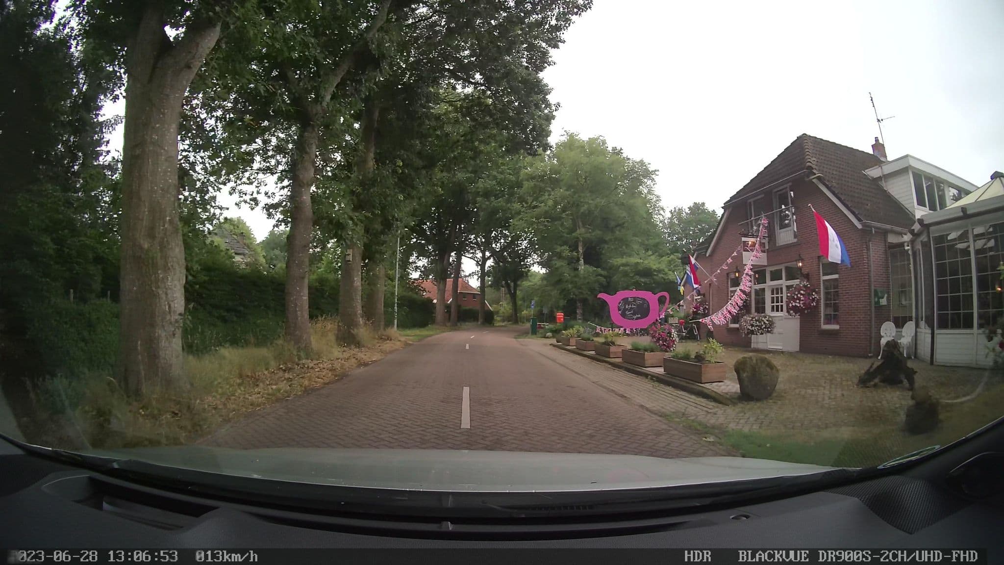 Street view near Lucy´s Inn, Borger — © madel (CC BY-SA · Mapillary)