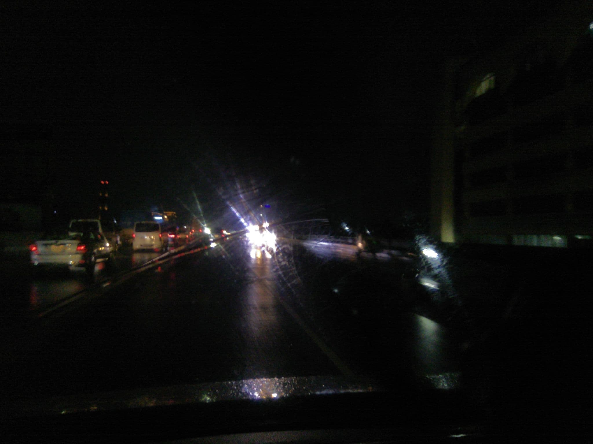 Street view near Hotel Holiday Inn হোটেল হলিডে ইন, Tungi — © SamsulArafin (CC BY-SA · Mapillary)