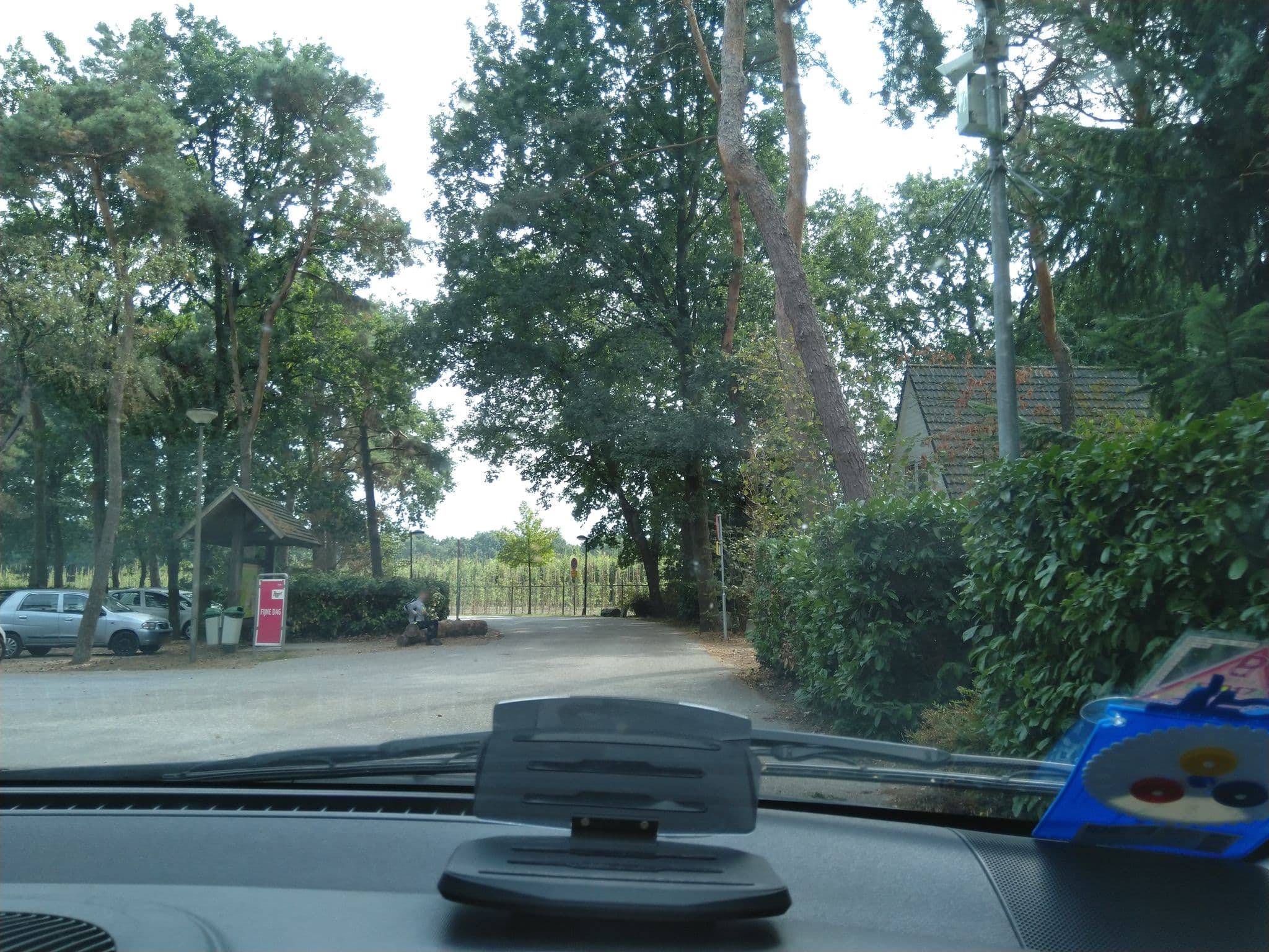 Street view near Camping De Katjeskelder, Teteringen — © robinvdlinde (CC BY-SA · Mapillary)