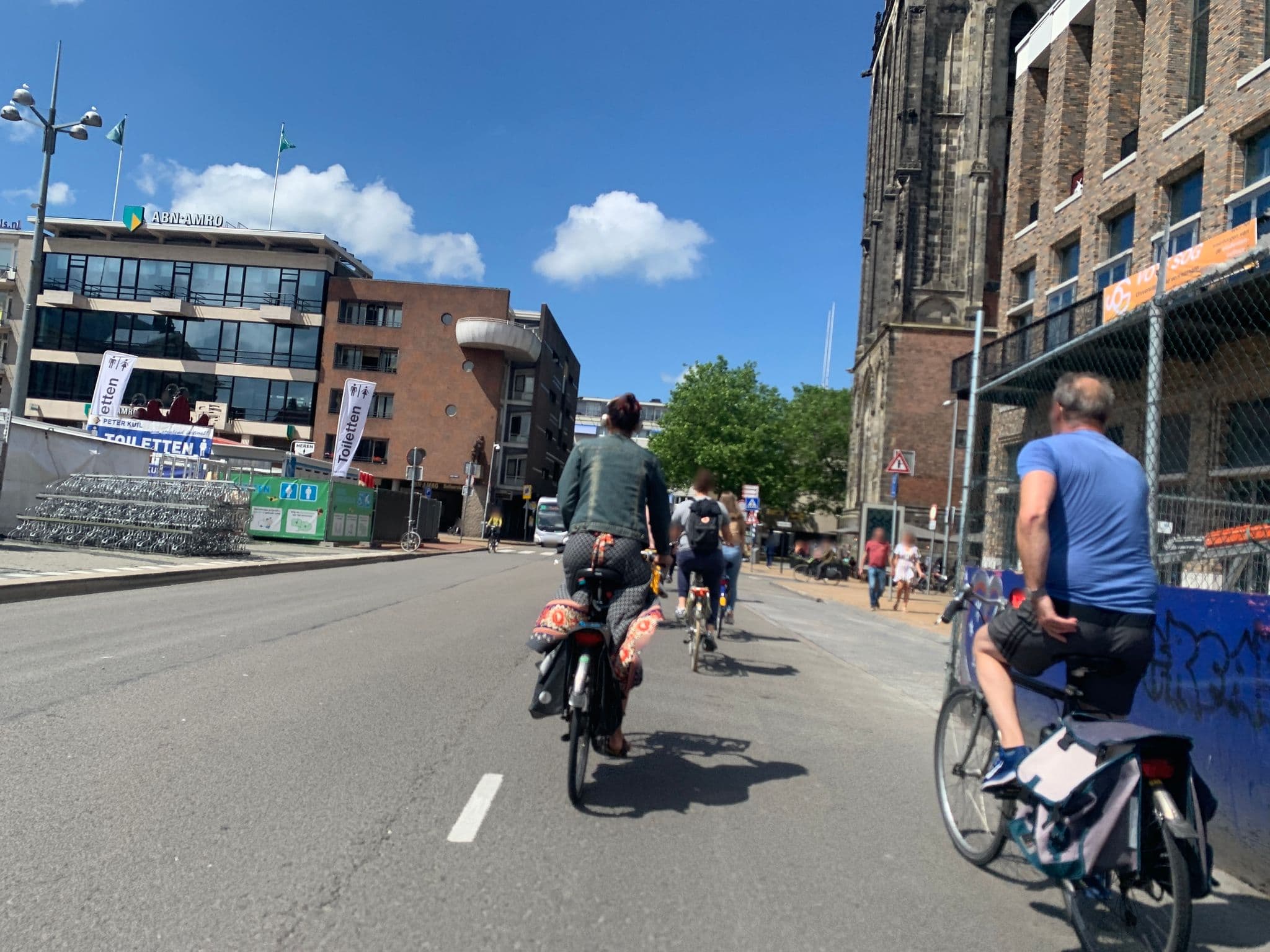 Street view near The Market Hotel, Groningen — © pLyMiEwGpWDLryMacQzo (CC BY-SA · Mapillary)