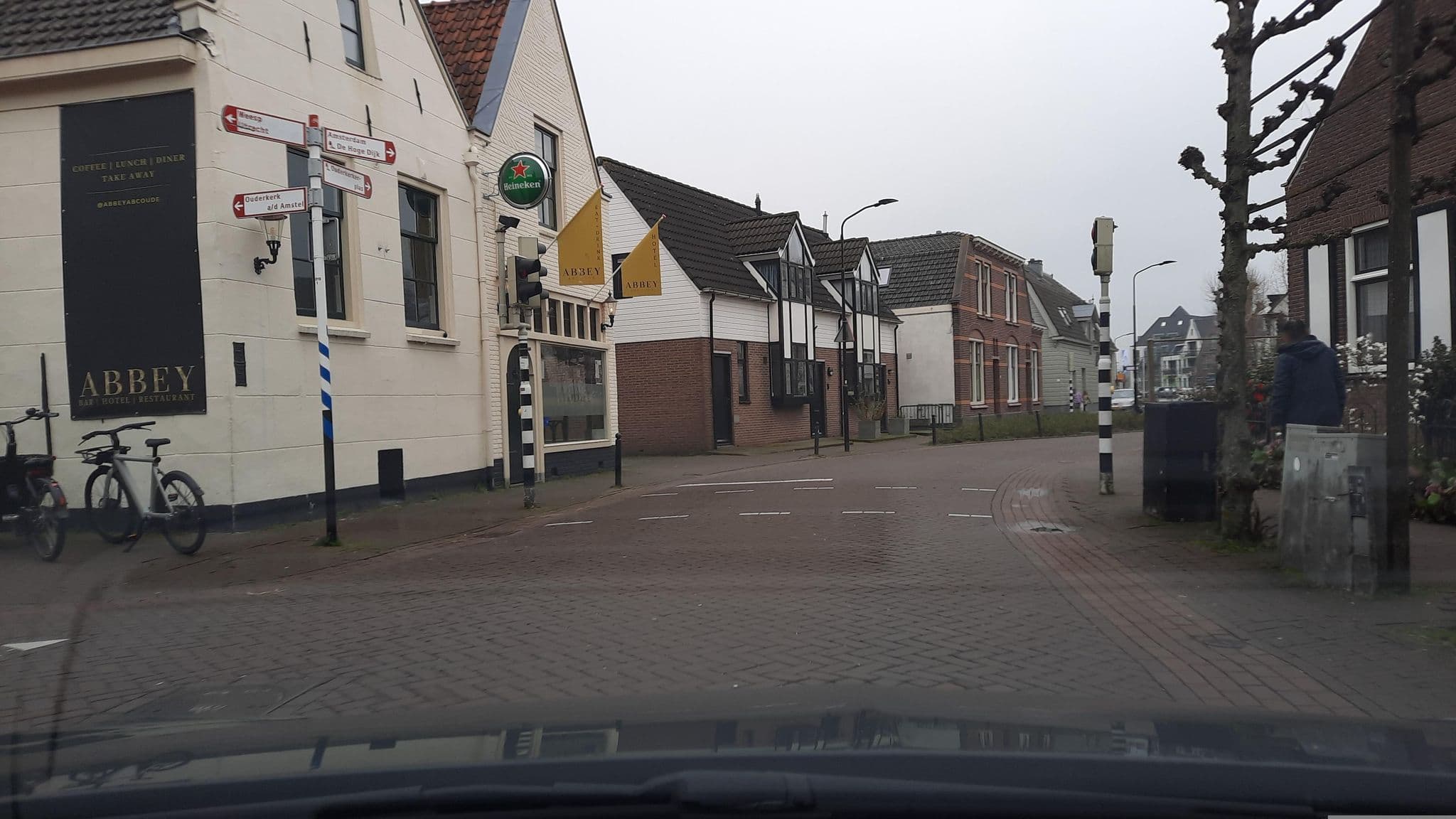 Street view near Abbey Abcoude, Abcoude — © Lowiekse (CC BY-SA · Mapillary)