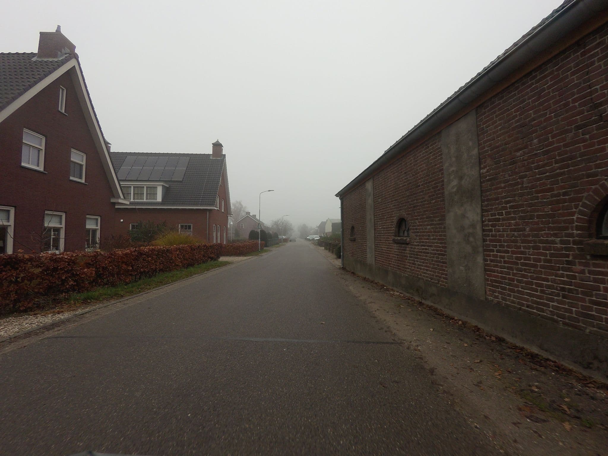 Street view near Gastenverblijf Maasblick, Nederhemert-Noord — © ankeric (CC BY-SA · Mapillary)