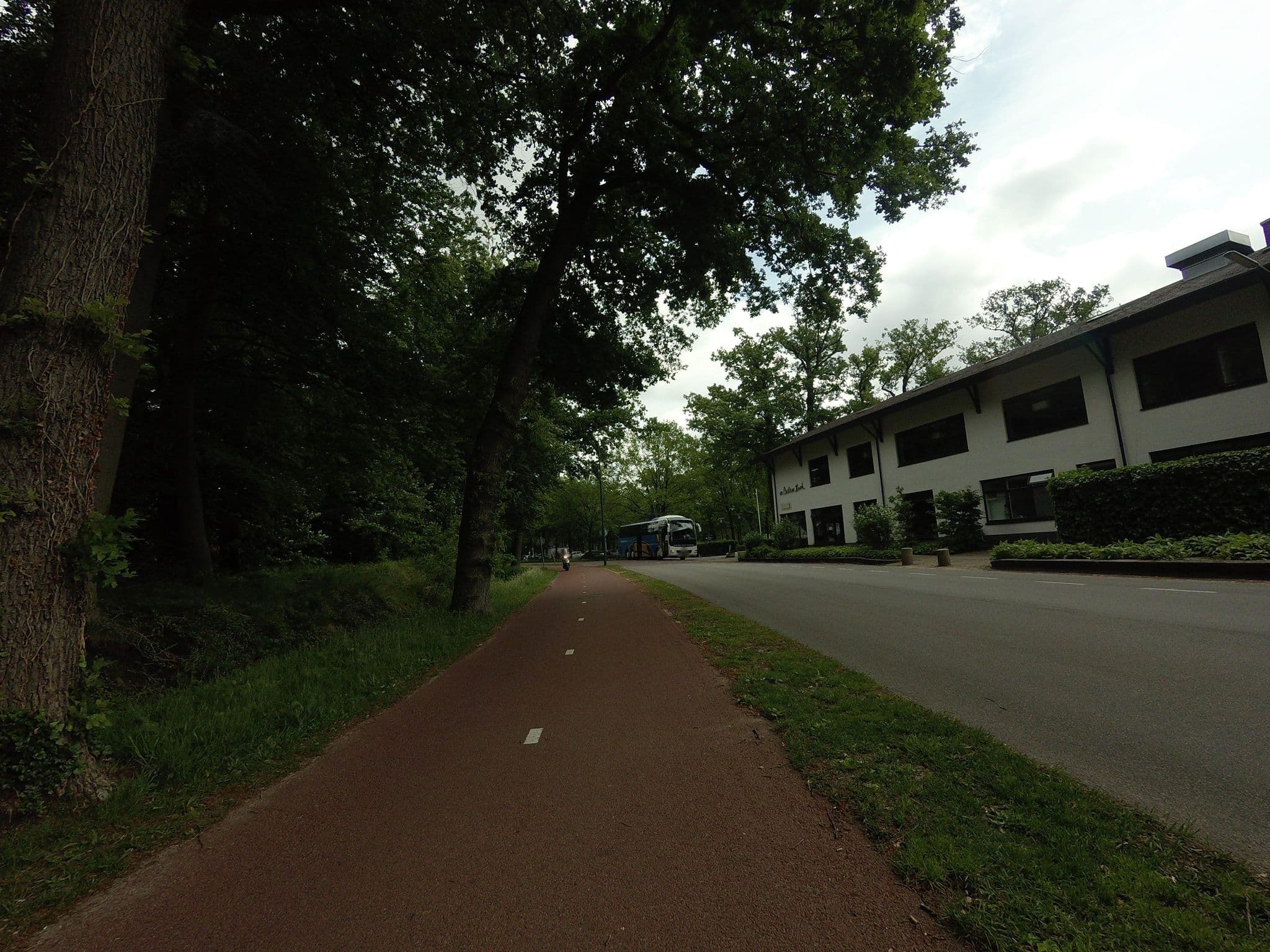 Street view near De Biltsche Hoek, De Bilt — © ankeric (CC BY-SA · Mapillary)