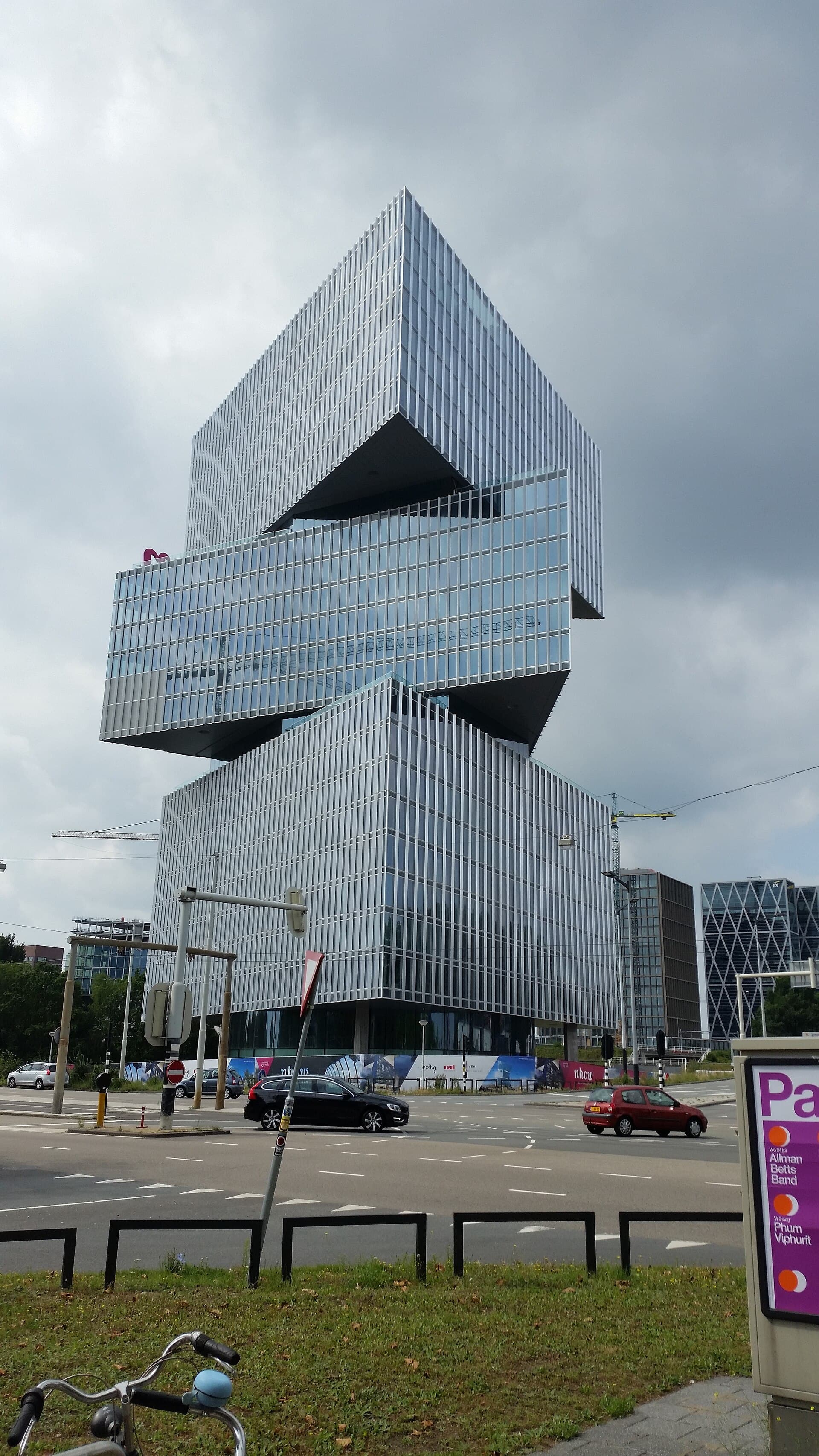 nhow Amsterdam RAI hotel (via Wikimedia Commons, CC BY-SA 4.0)
