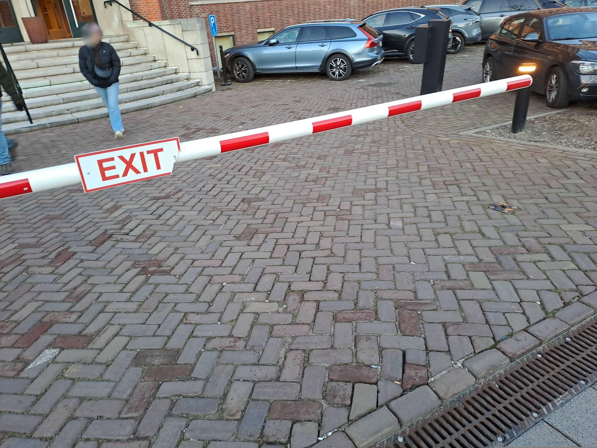 Street view near Hotel De Plesman, Duinzigt — © multi_wandel (CC BY-SA · Mapillary)