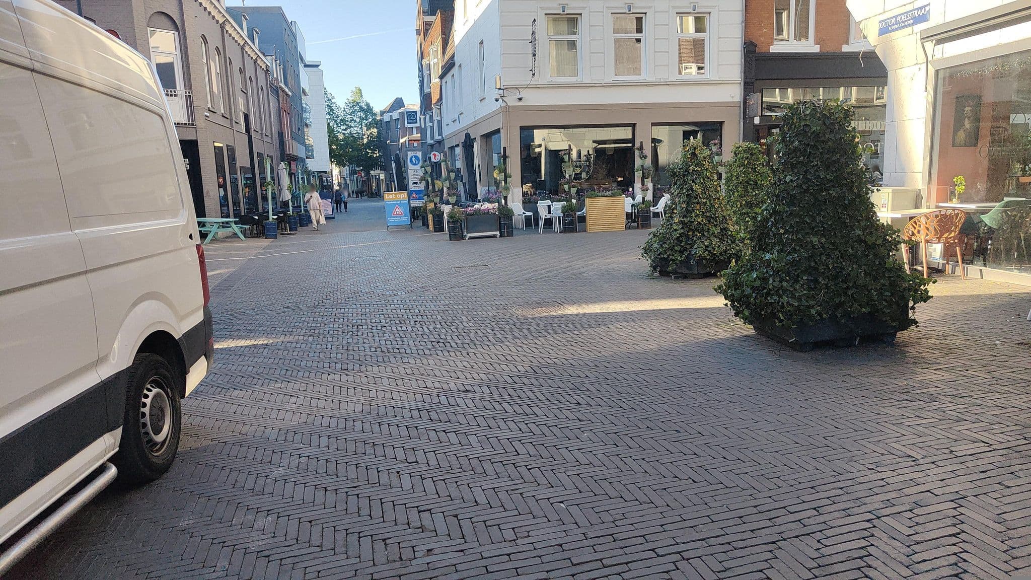 Street view near Stadshotel Heerlen, Heerlen — © jeroenrozema74 (CC BY-SA · Mapillary)