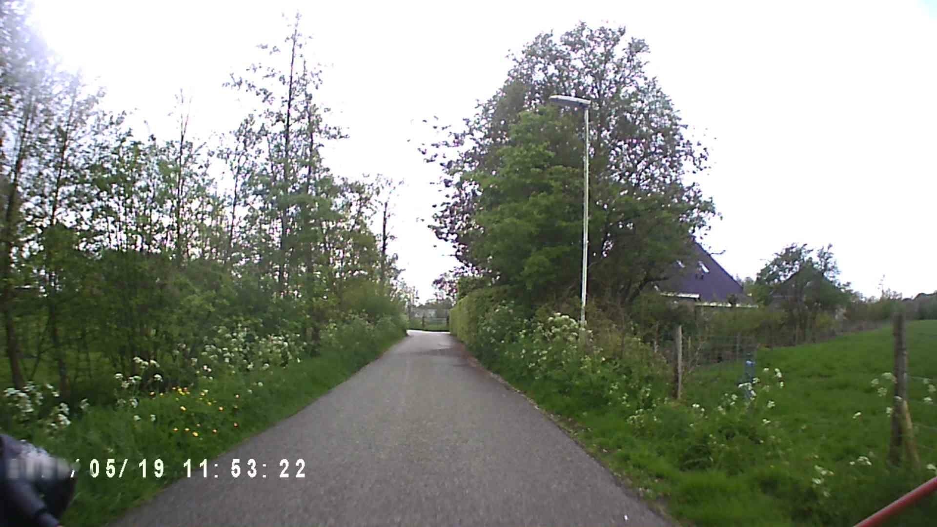 Street view near Yn 't Paradyske, Buitenpost — © ezinge (CC BY-SA · Mapillary)