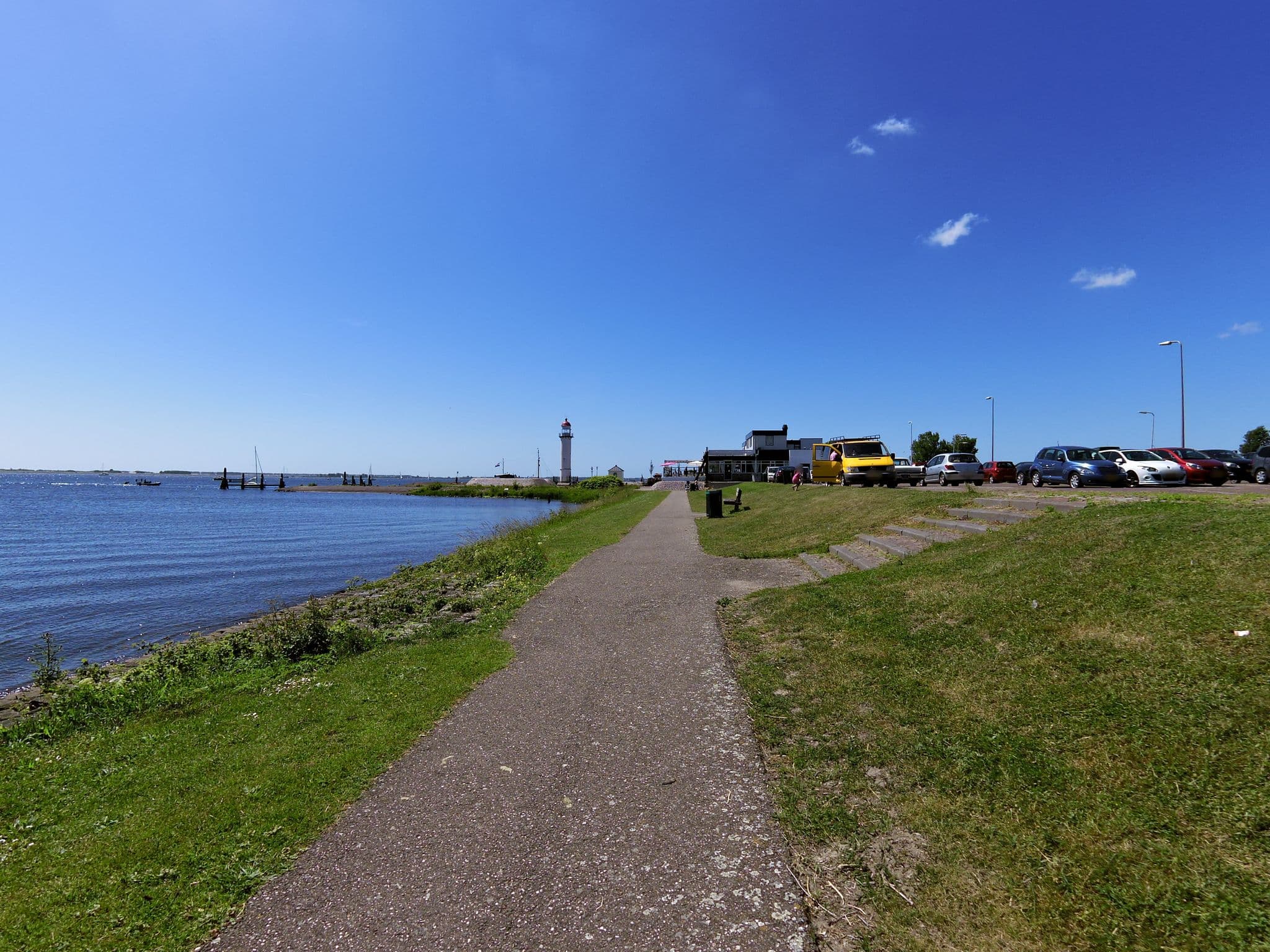 Street view near Camperplaats Zuidfront Hellevoetsluis, Hellevoetsluis — © sander_h (CC BY-SA · Mapillary)