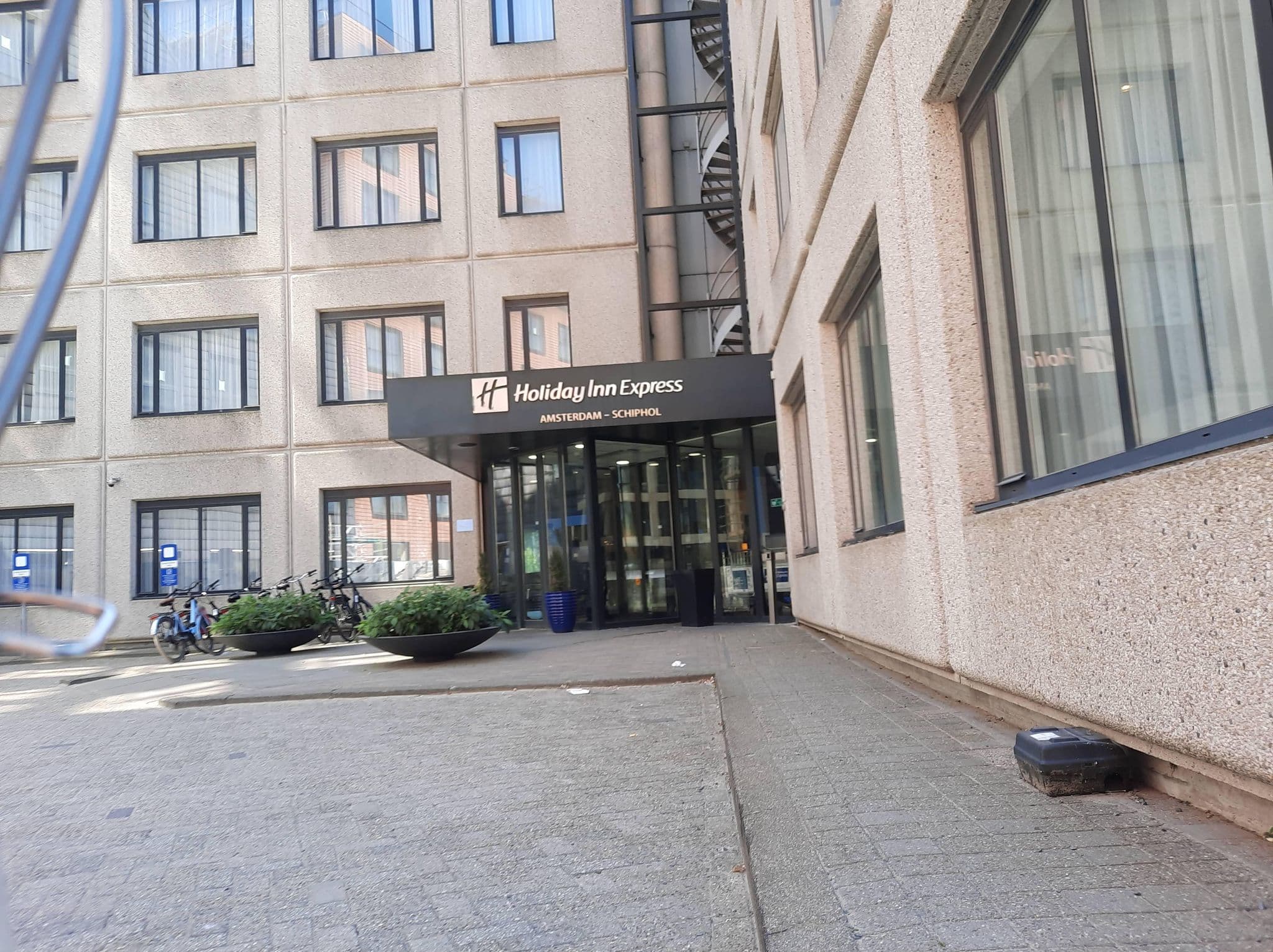Street view near Holiday Inn Express Schiphol, Hoofddorp — © Lowiekse (CC BY-SA · Mapillary)