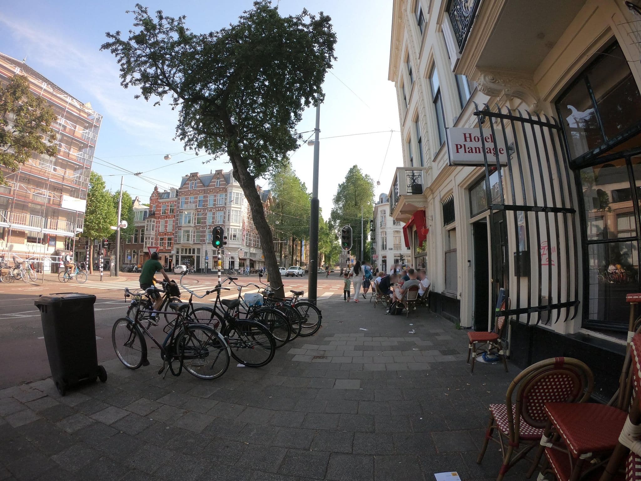 Street view near Hotel Plantage, Dapperbuurt — © richlv (CC BY-SA · Mapillary)