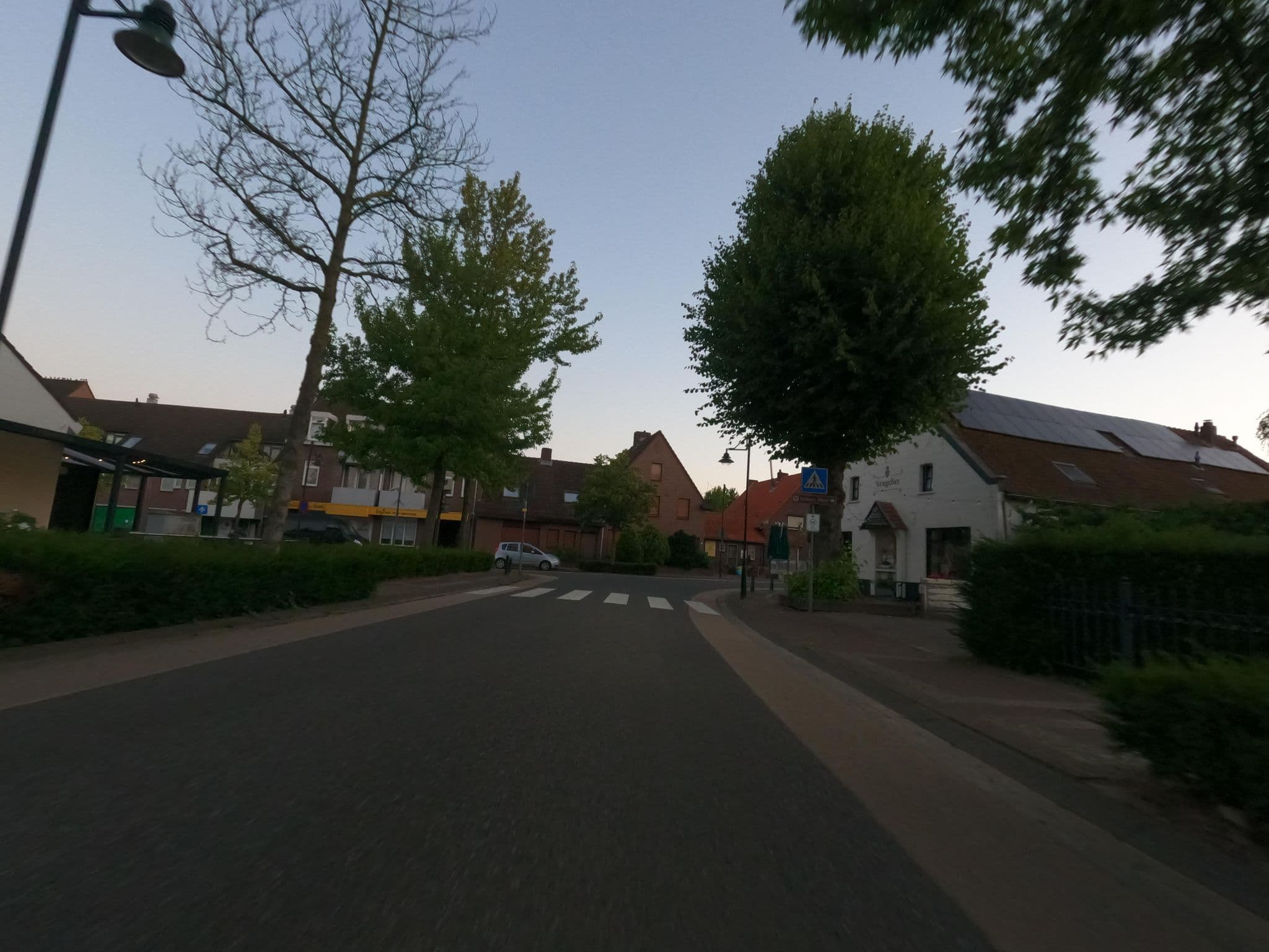 Street view near Herberg De Veugelier, Heythuysen — © hektor1989 (CC BY-SA · Mapillary)