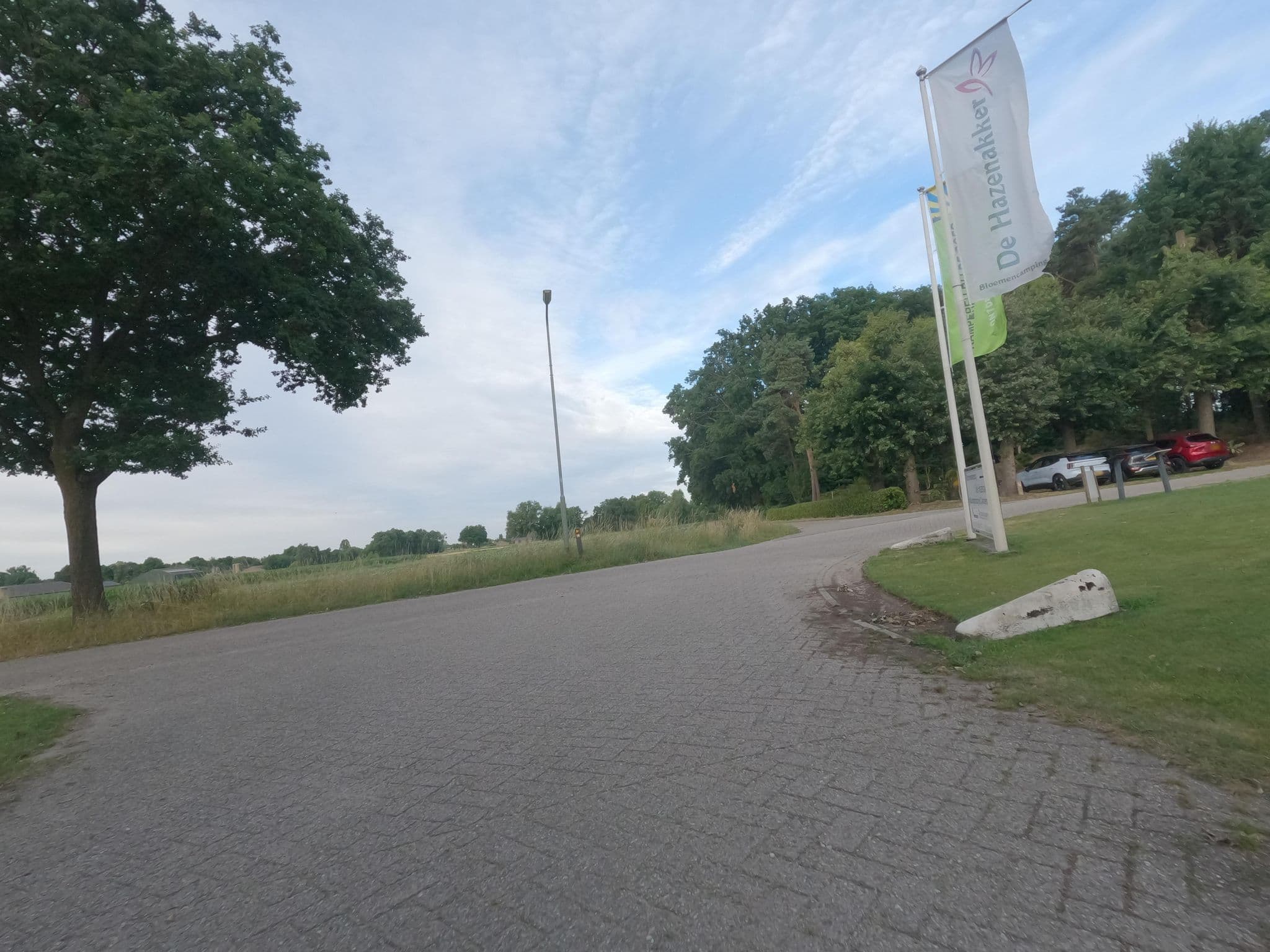Street view near De Hazenakker, Kessel — © hektor1989 (CC BY-SA · Mapillary)