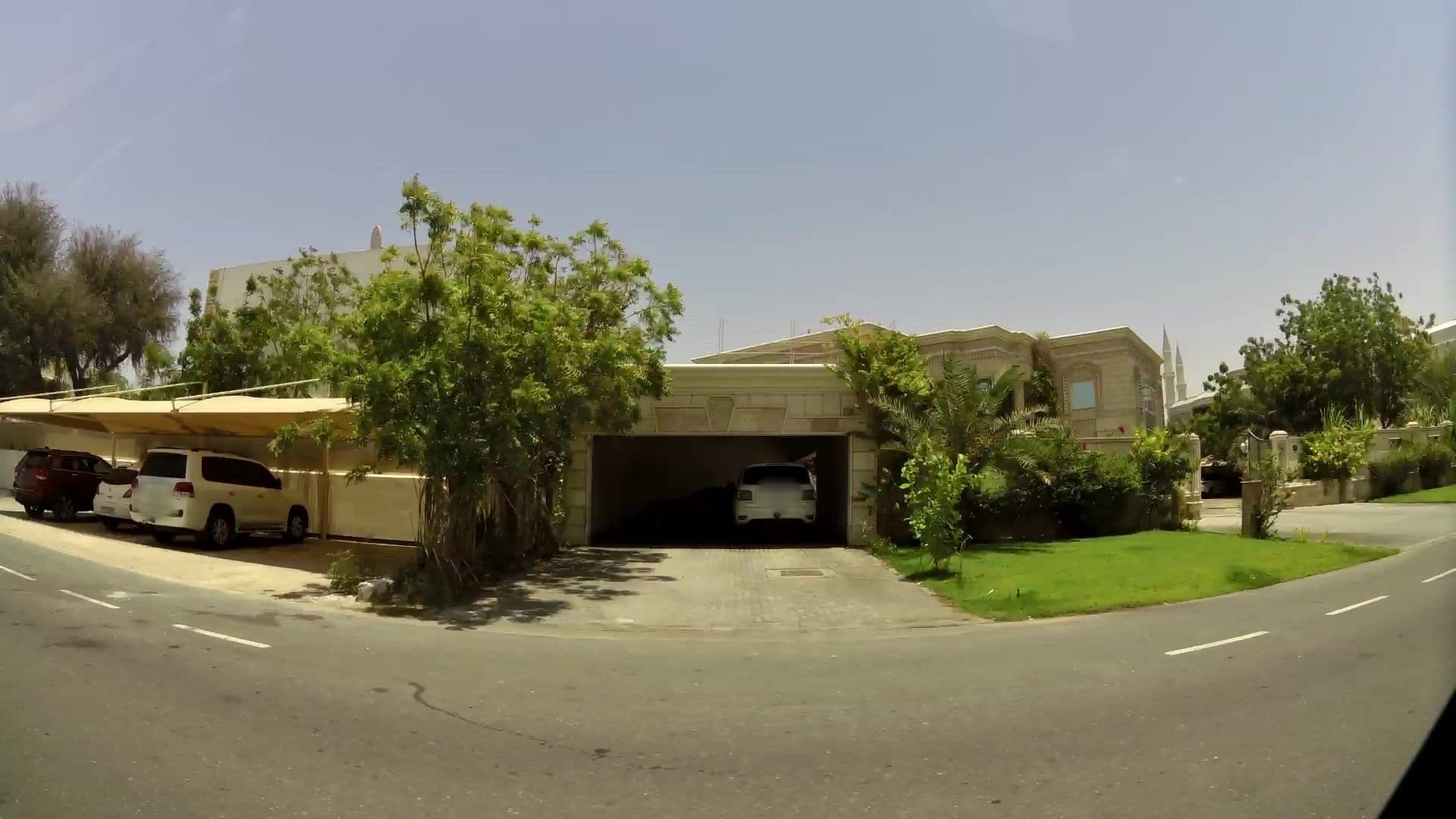Street view near Jumeira Villa, Al Safa — © kaartcam (CC BY-SA · Mapillary)