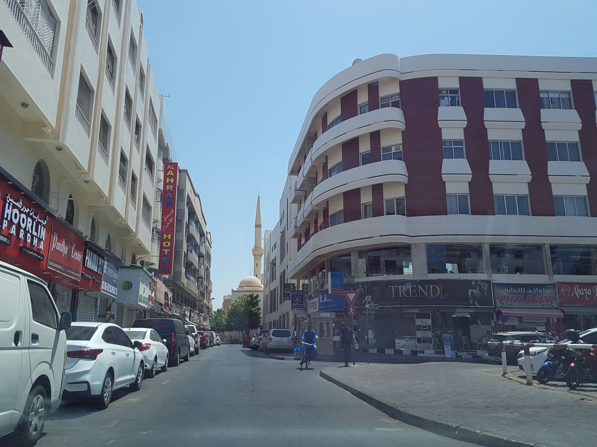 Street view near Ahrar Hotel, Nāyf — © wassaf (CC BY-SA · Mapillary)