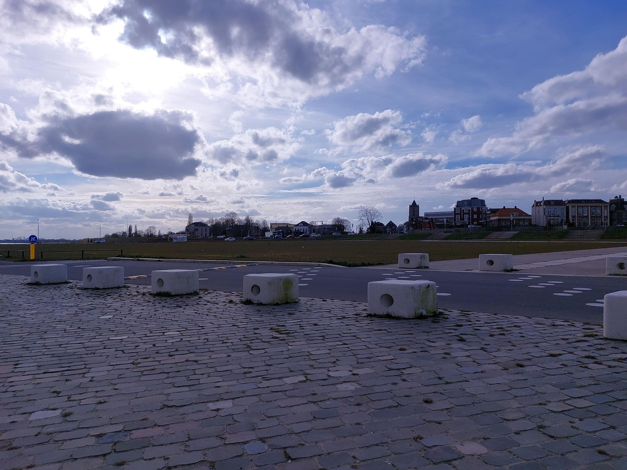 Street view near Camperplaatsen Waalkade Tiel, Tiel — © zeylmans (CC BY-SA · Mapillary)