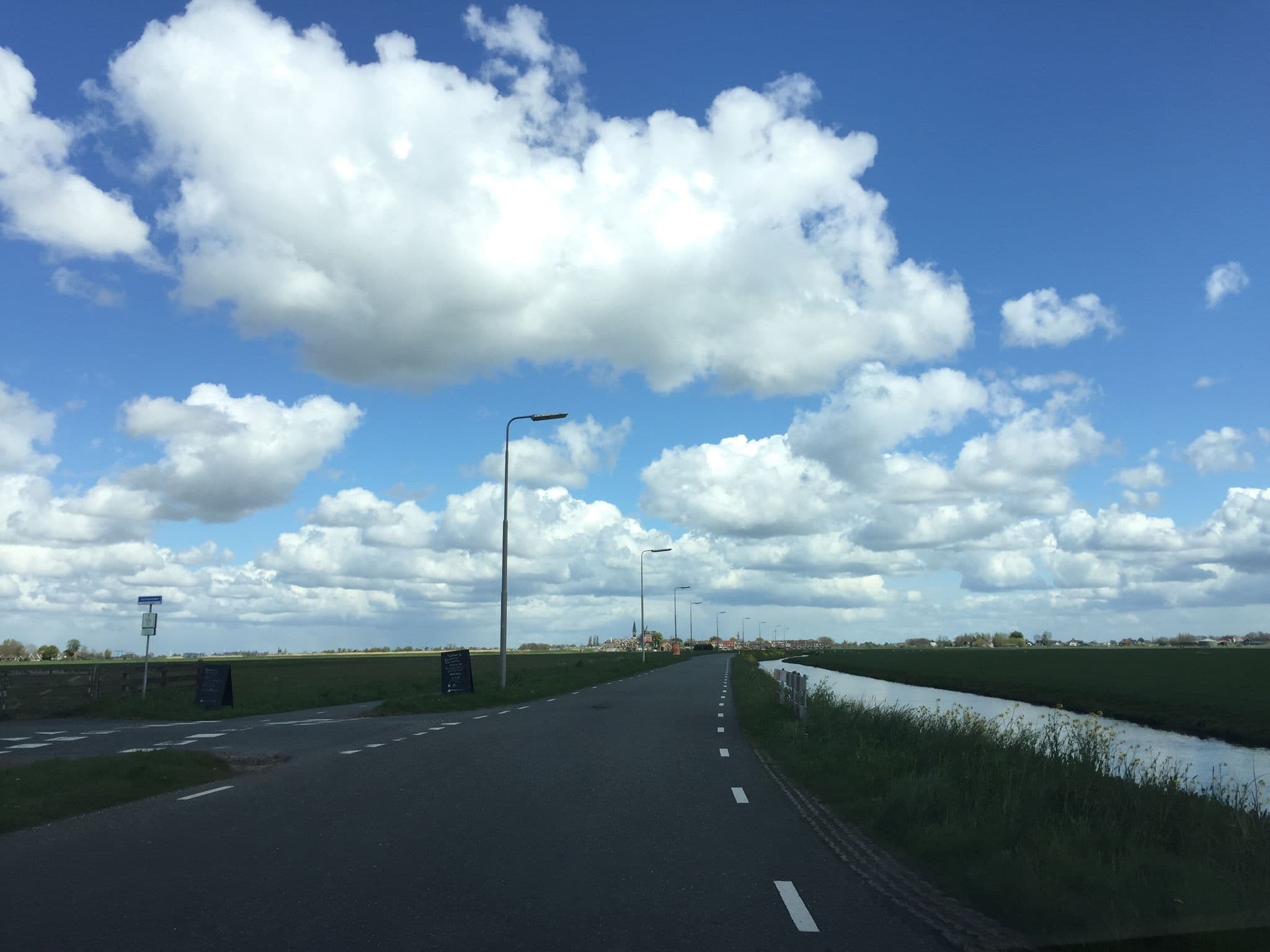 Street view near Lakehouses Vennemeer, Rijpwetering — © essexboy (CC BY-SA · Mapillary)