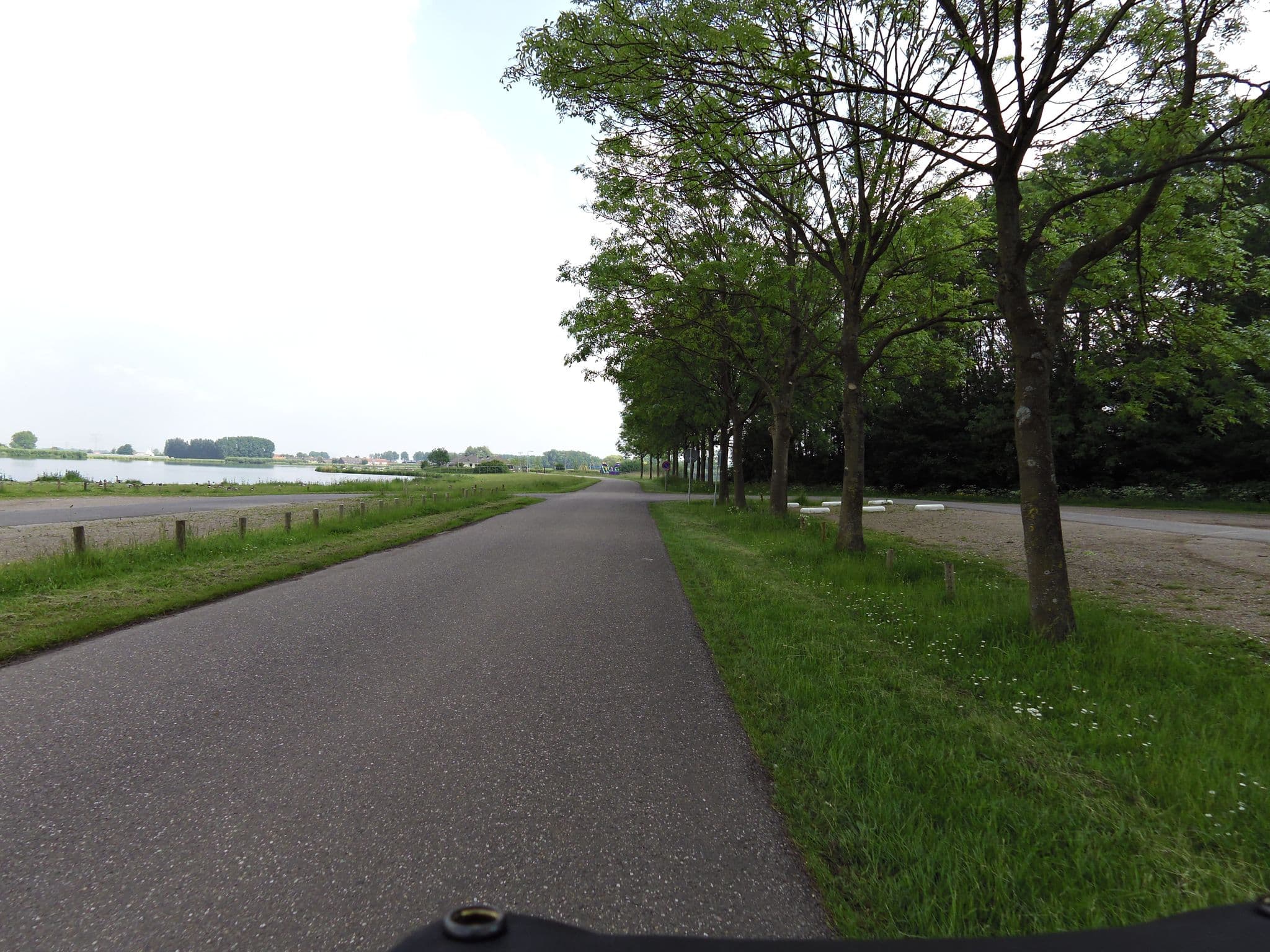 Street view near Camperplaats Stompaardsedijk Bernisse, Goudswaard — © sander_h (CC BY-SA · Mapillary)