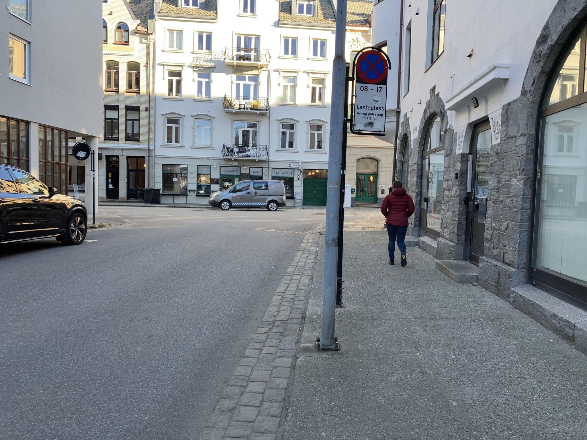 Street view near Hotel Noreg, Ålesund — © southglos (CC BY-SA · Mapillary)