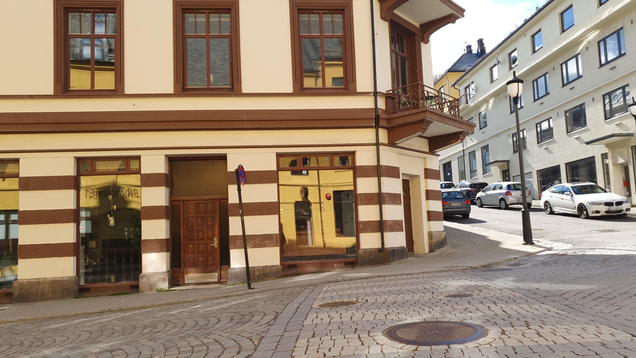Street view near Brosundet, Ålesund — © pbb (CC BY-SA · Mapillary)