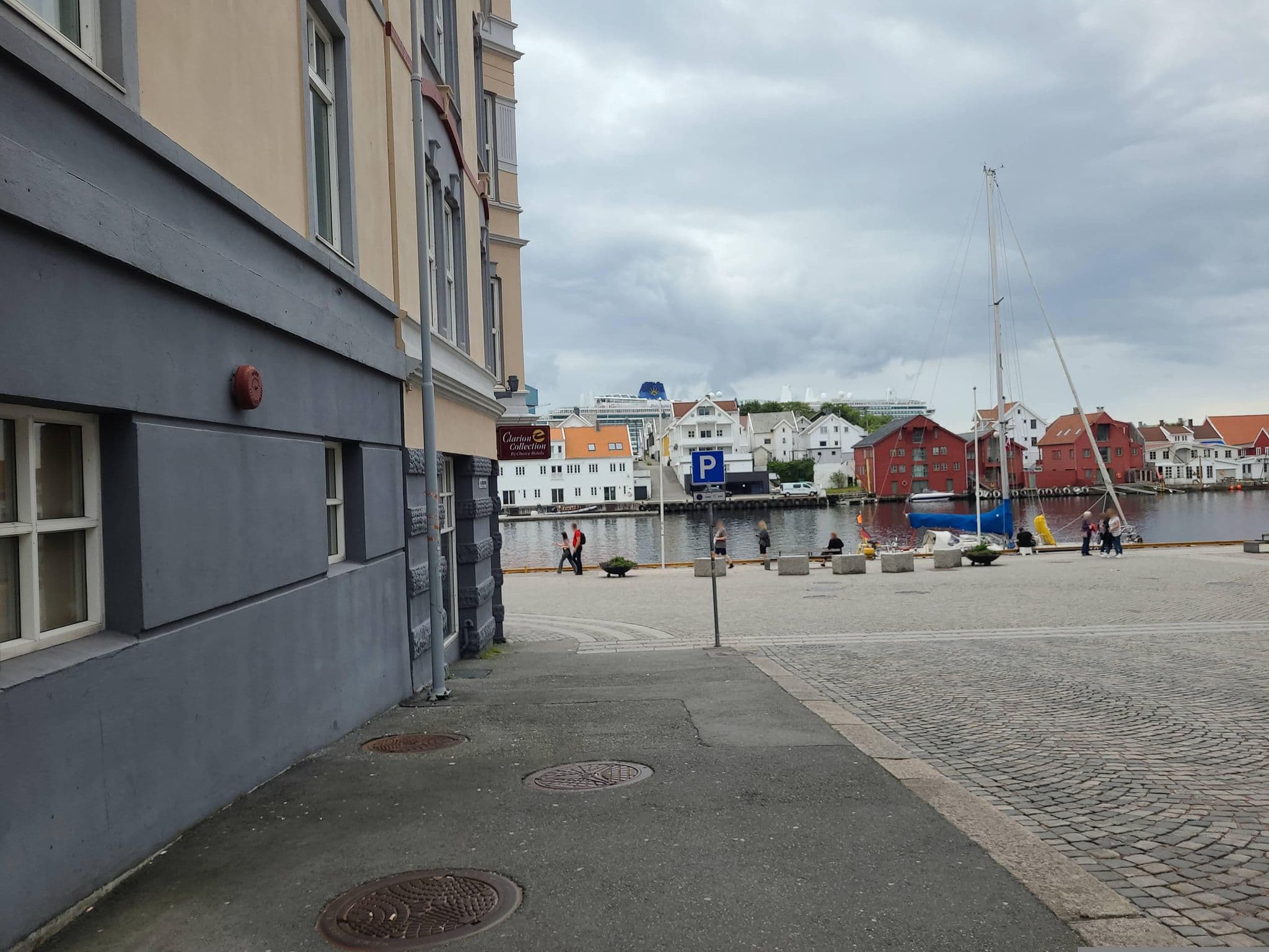 Street view near Clarion Collection Hotel Amanda, Haugesund — © jopparn2 (CC BY-SA · Mapillary)
