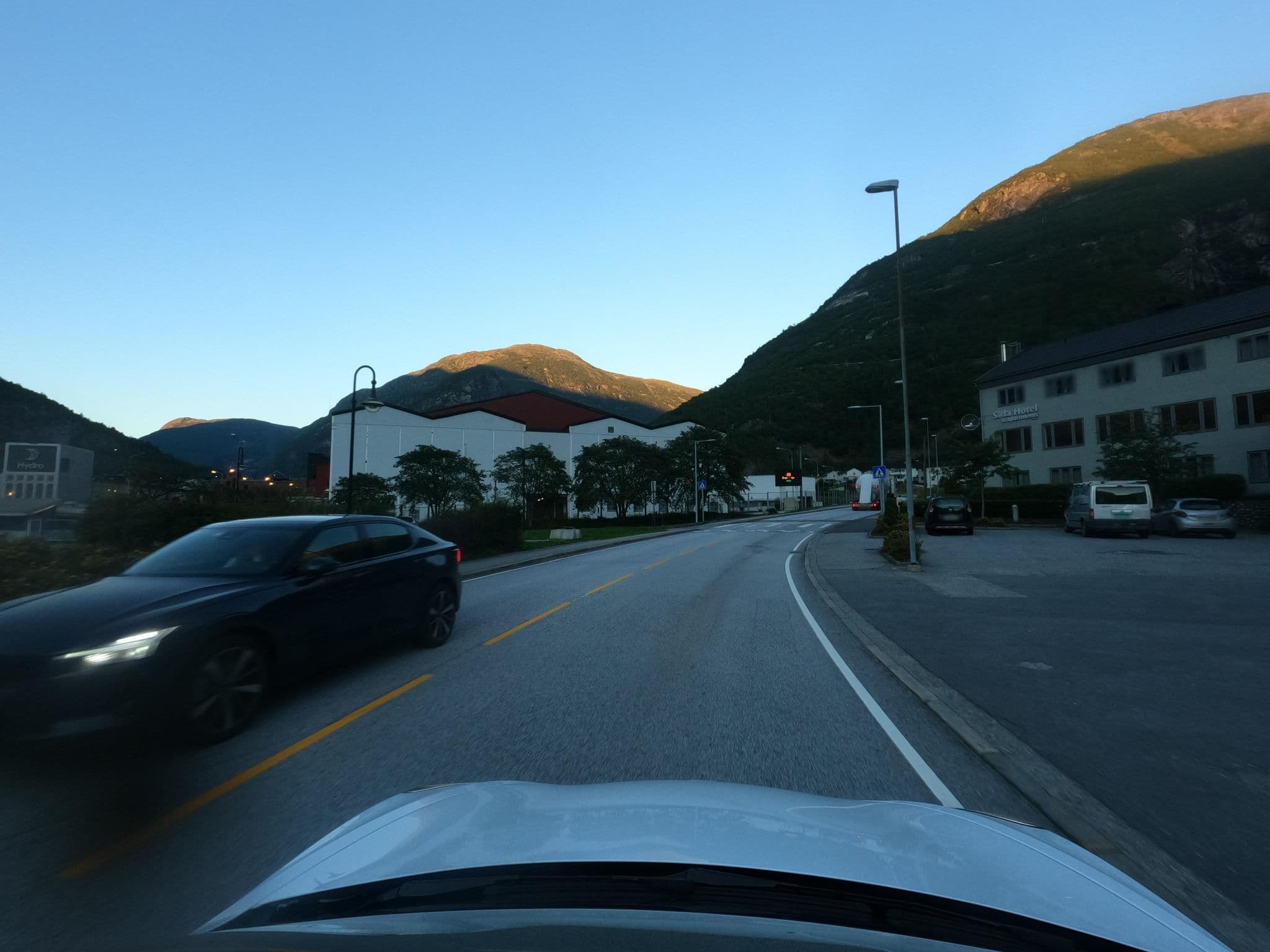 Street view near Sitla Hotel & Apartments, Farnes — © catoandersen (CC BY-SA · Mapillary)