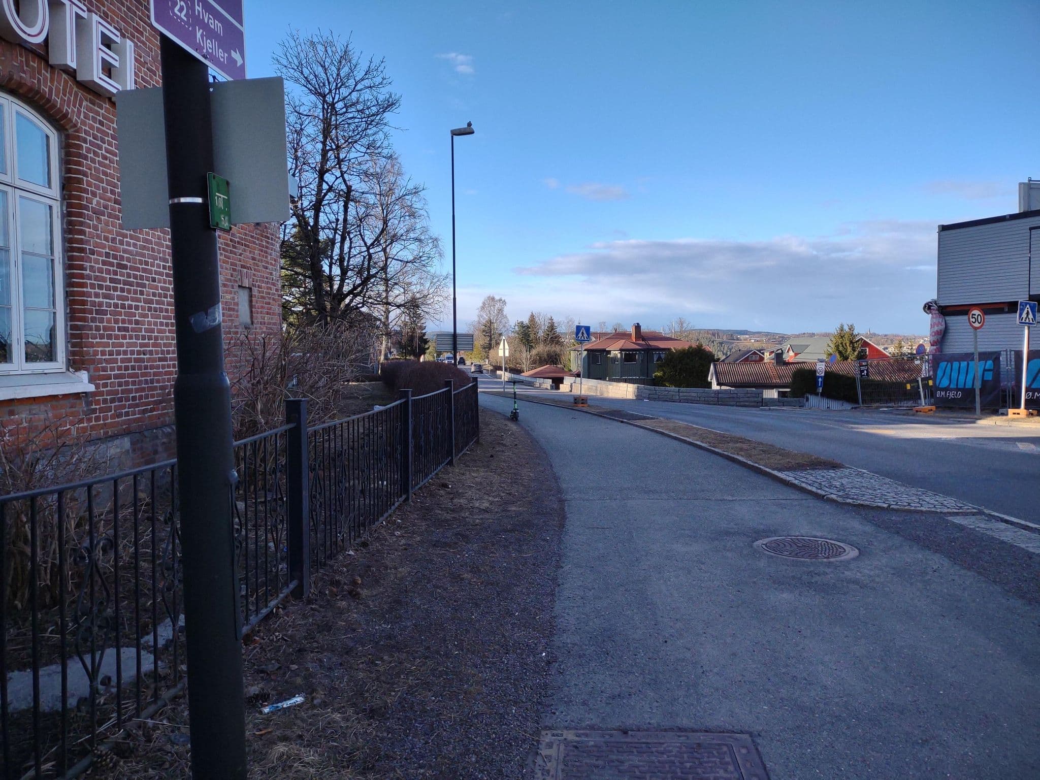Street view near Maya Apartments Kasjotten, Strømmen — © zidel (CC BY-SA · Mapillary)