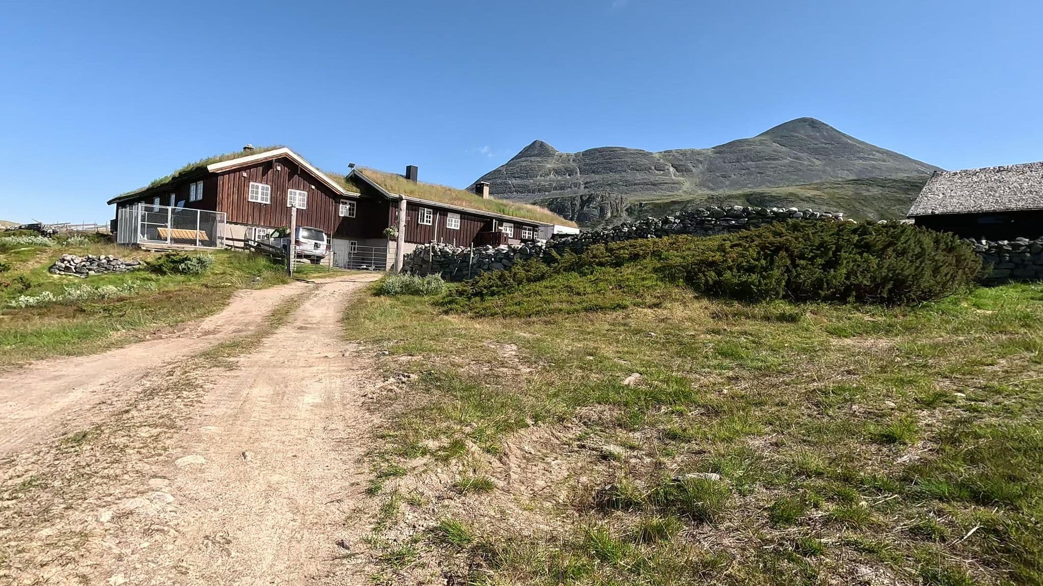 Street view near Breisjøseter Turisthytte, Alvdal — © ToreH (CC BY-SA · Mapillary)