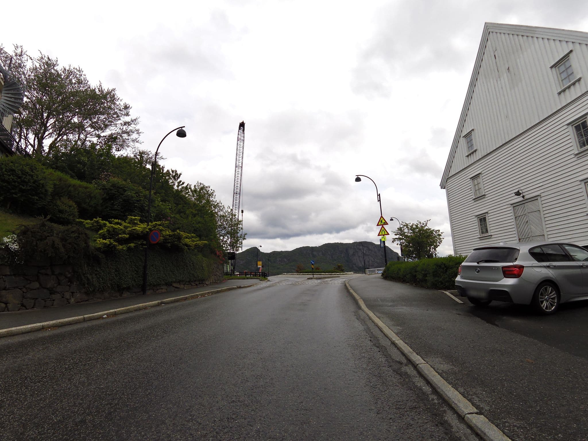 Street view near Rederiet Hotell, Farsund — © suschtenname (CC BY-SA · Mapillary)