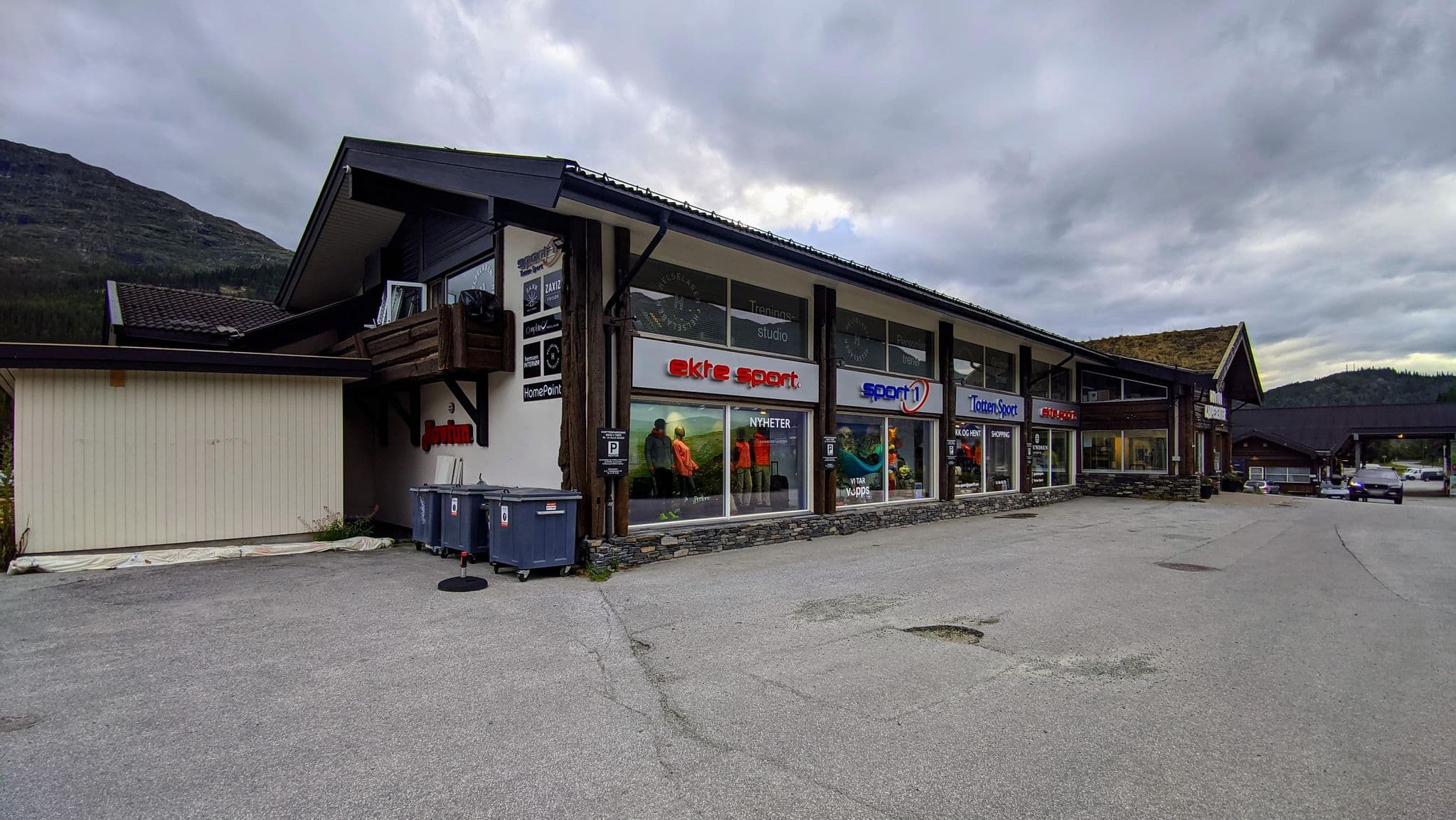 Street view near Hemsetunet, Hemsedal — © km2bp (CC BY-SA · Mapillary)