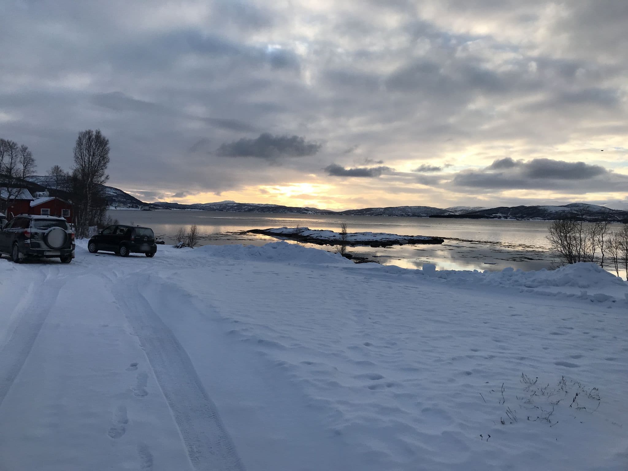 Street view near Holmen Leirsted, Lenvik — © andreas360 (CC BY-SA · Mapillary)