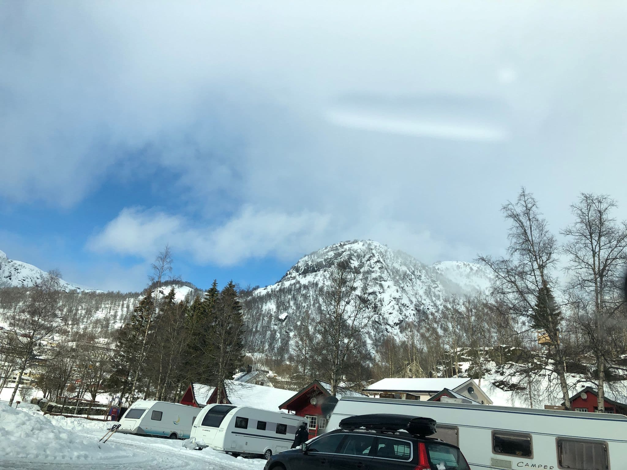 Street view near Røldal Hyttegrend & Camping, Odda — © brokenpike (CC BY-SA · Mapillary)