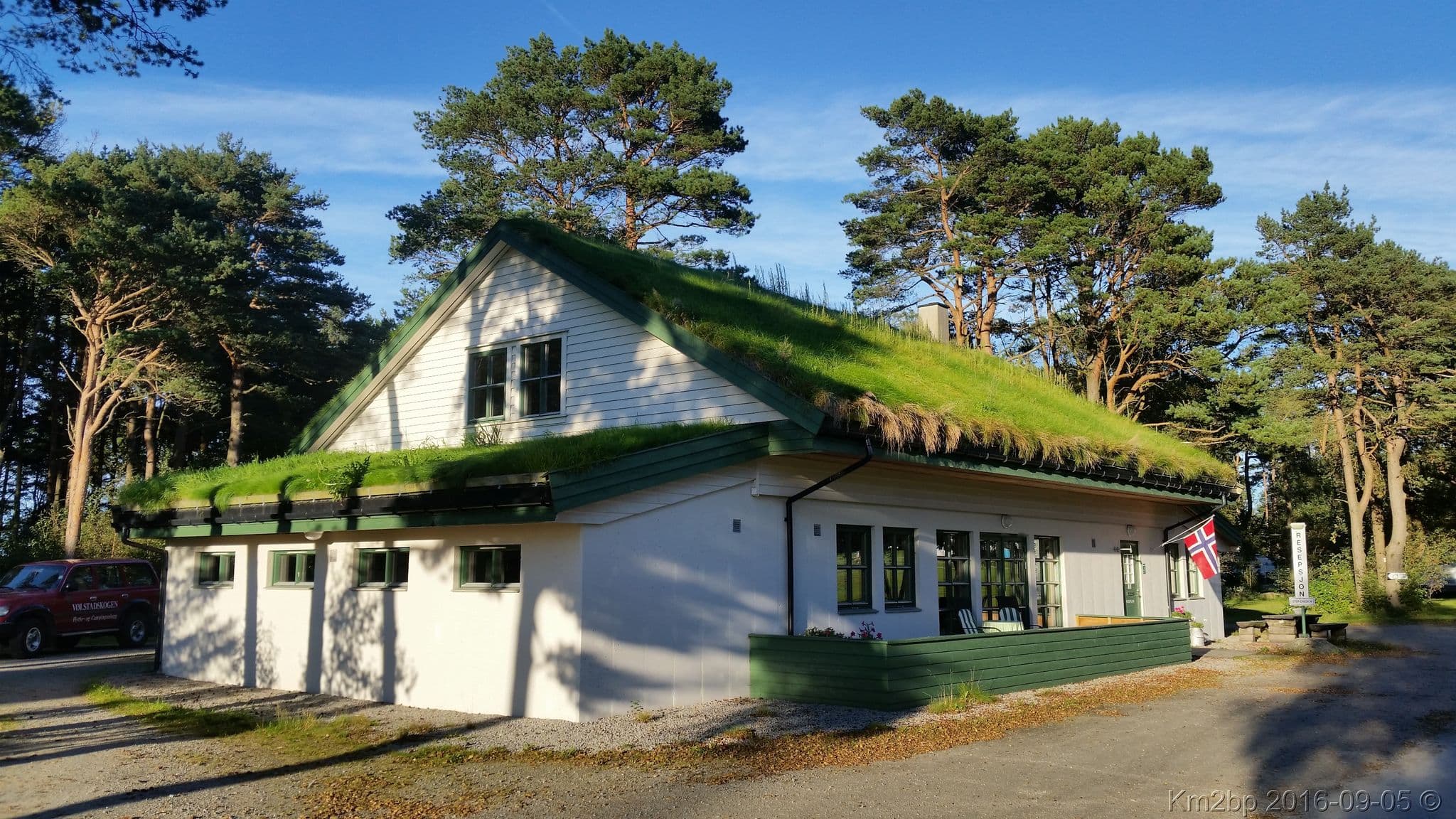 Street view near Sandnes hytter og camping - Vølstadskogen, Sandnes — © km2bp (CC BY-SA · Mapillary)