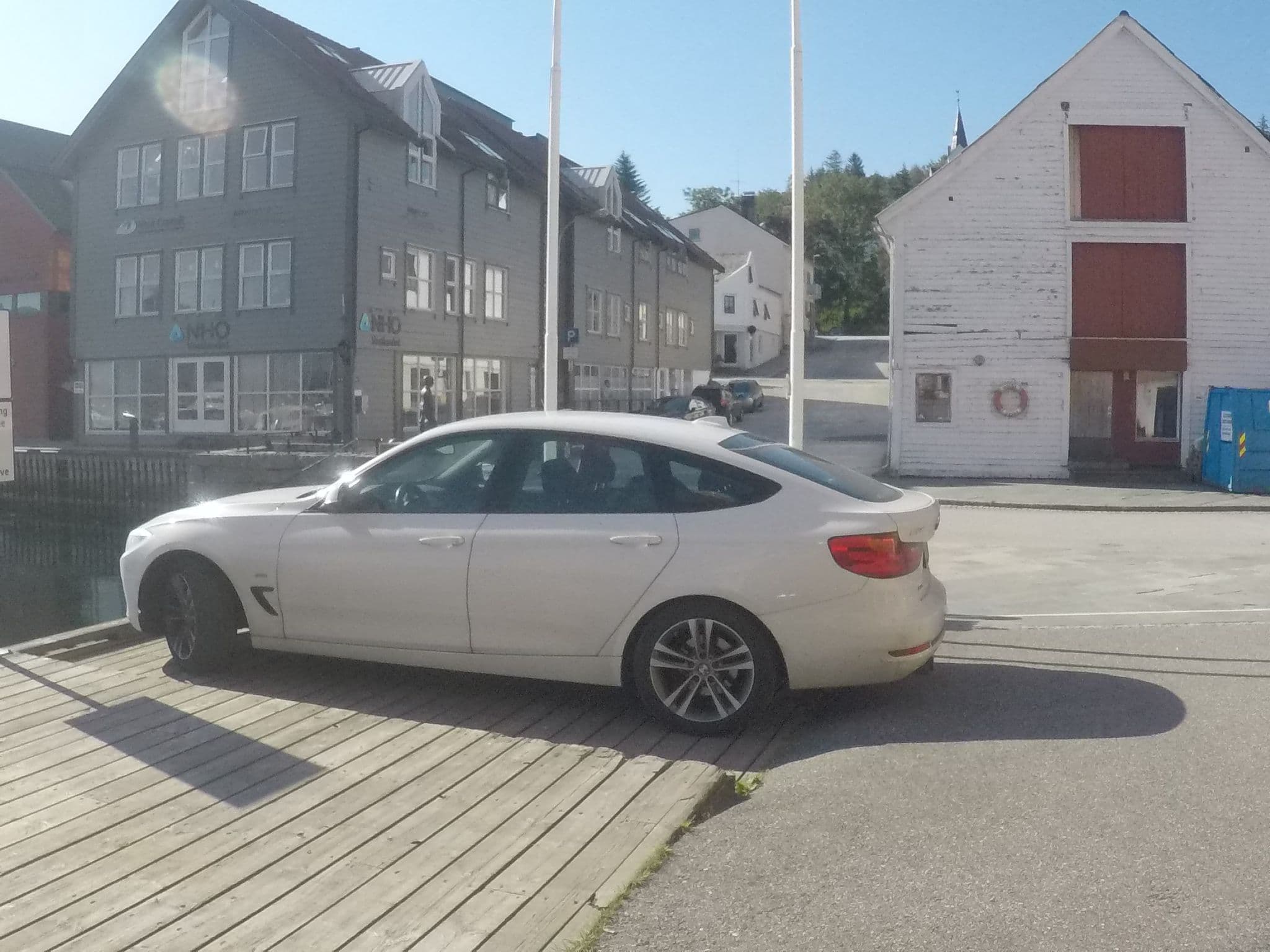 Street view near Quality Hotel Florø, Florø — © kobykarin (CC BY-SA · Mapillary)
