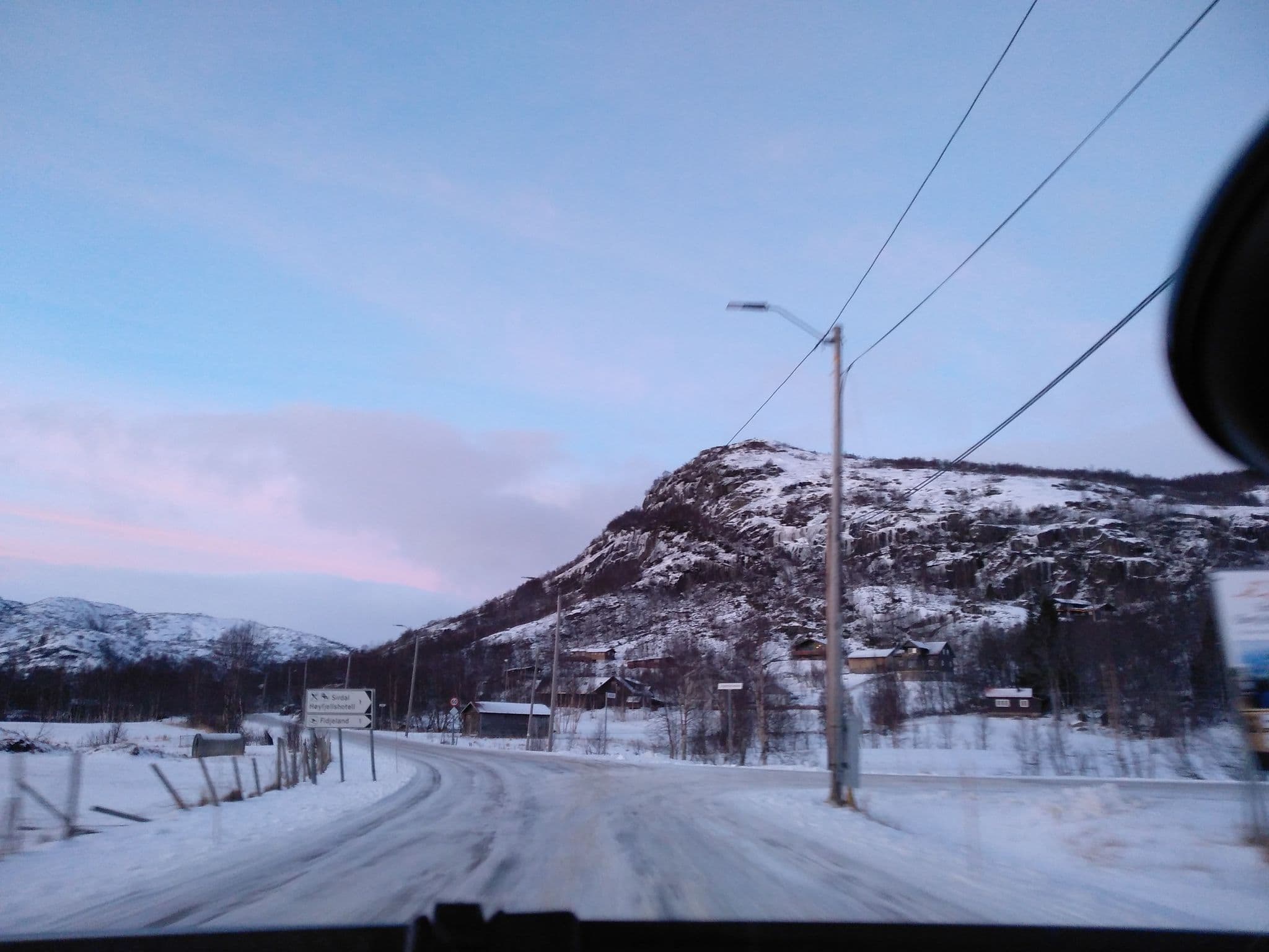 Street view near Sirdal Hytteformidling, Fidjeland, Jørpeland — © brokenpike (CC BY-SA · Mapillary)