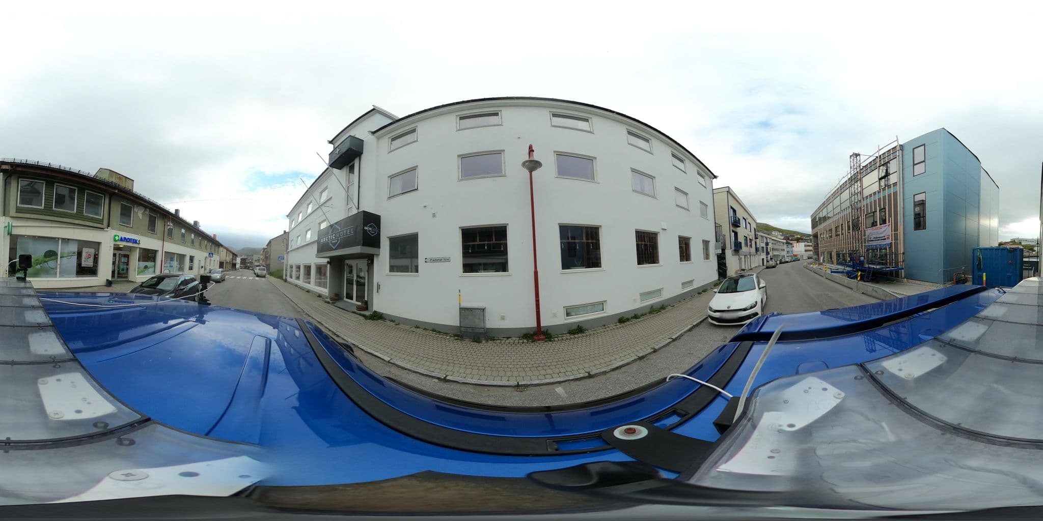 Street view near Arctic Hotel Nordkapp, Honningsvåg — © catoandersen (CC BY-SA · Mapillary)