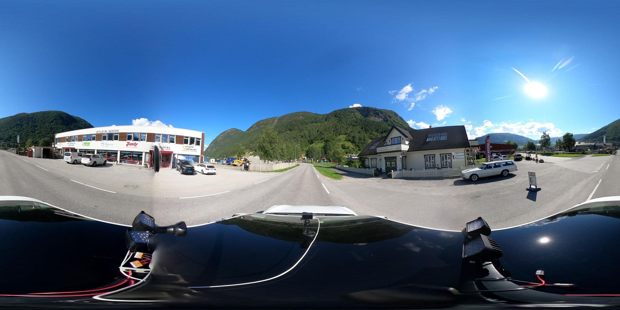 Street view near Gamle Trevaren, Vik — © catoandersen (CC BY-SA · Mapillary)